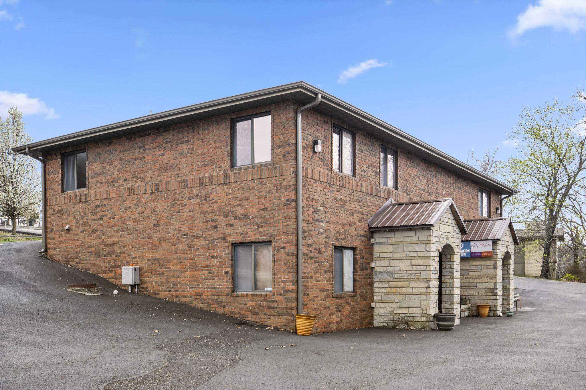 1 Woodland Avenue Property Photo 8