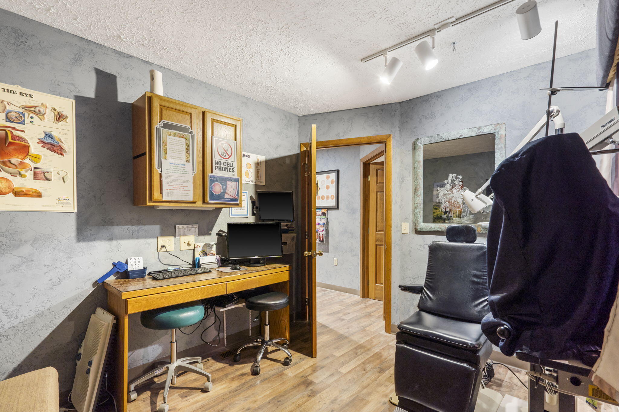 1 Woodland Avenue Property Photo 20