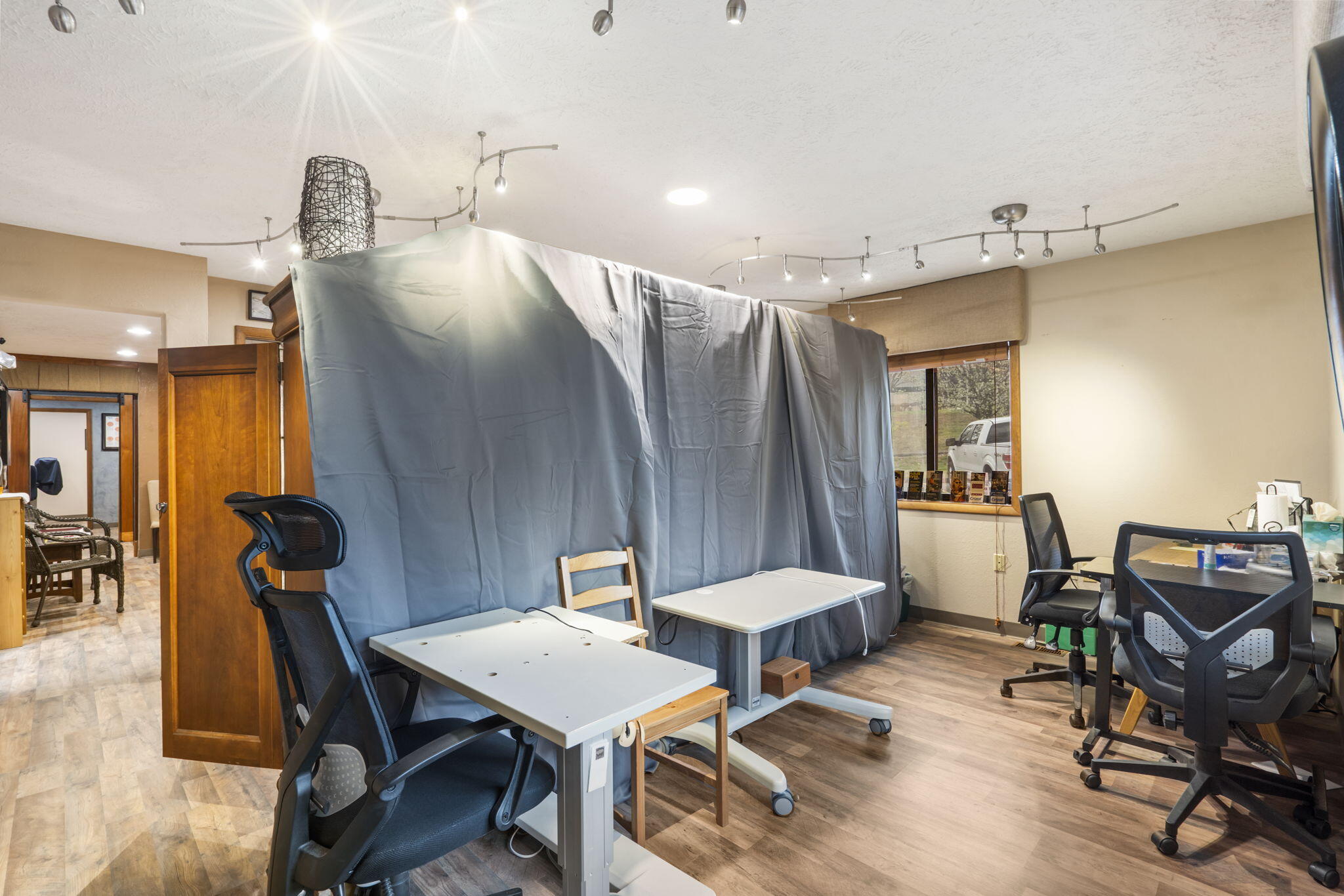 1 Woodland Avenue Property Photo 37