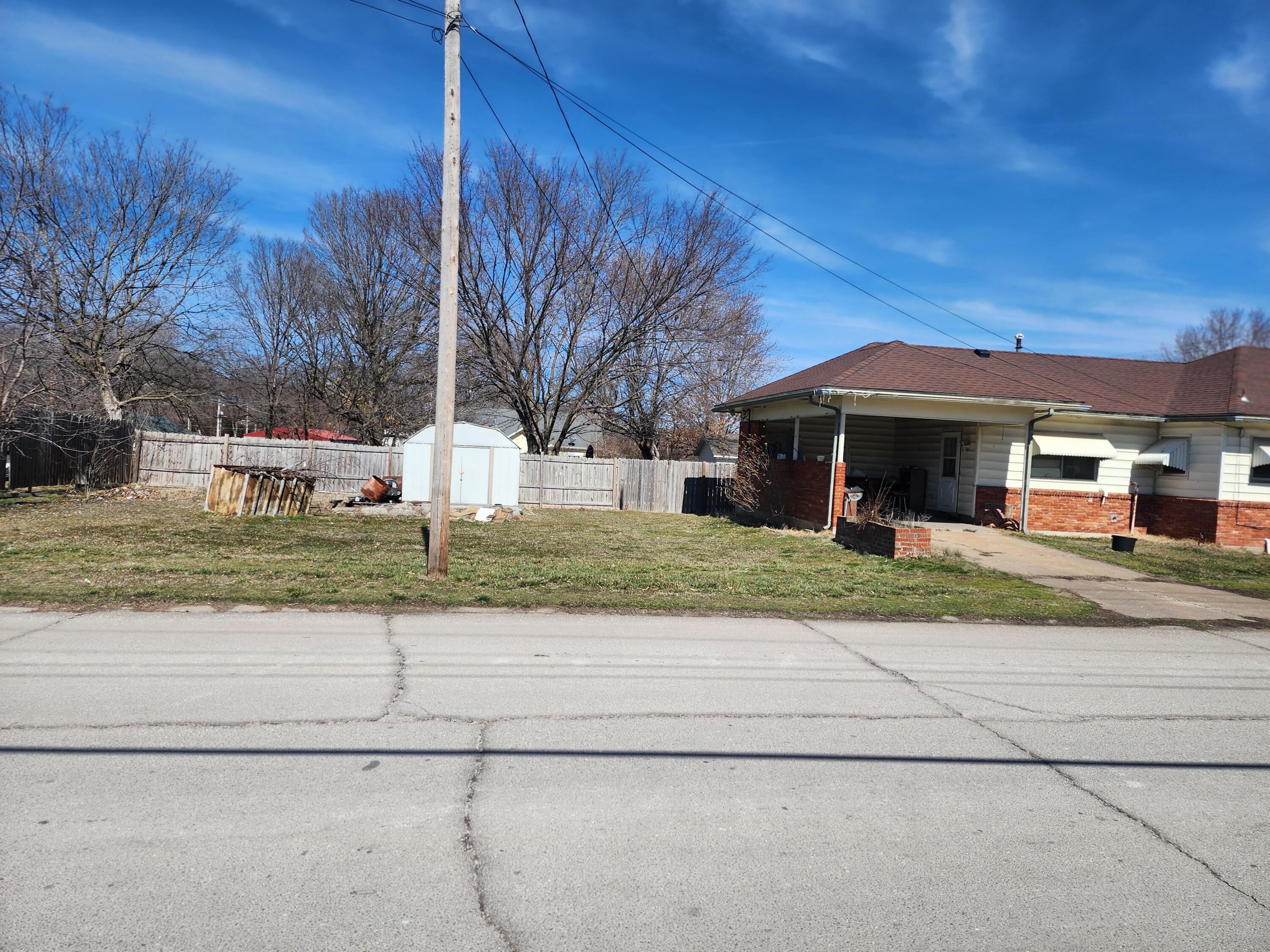 300 North Lincoln Street Property Photo 11