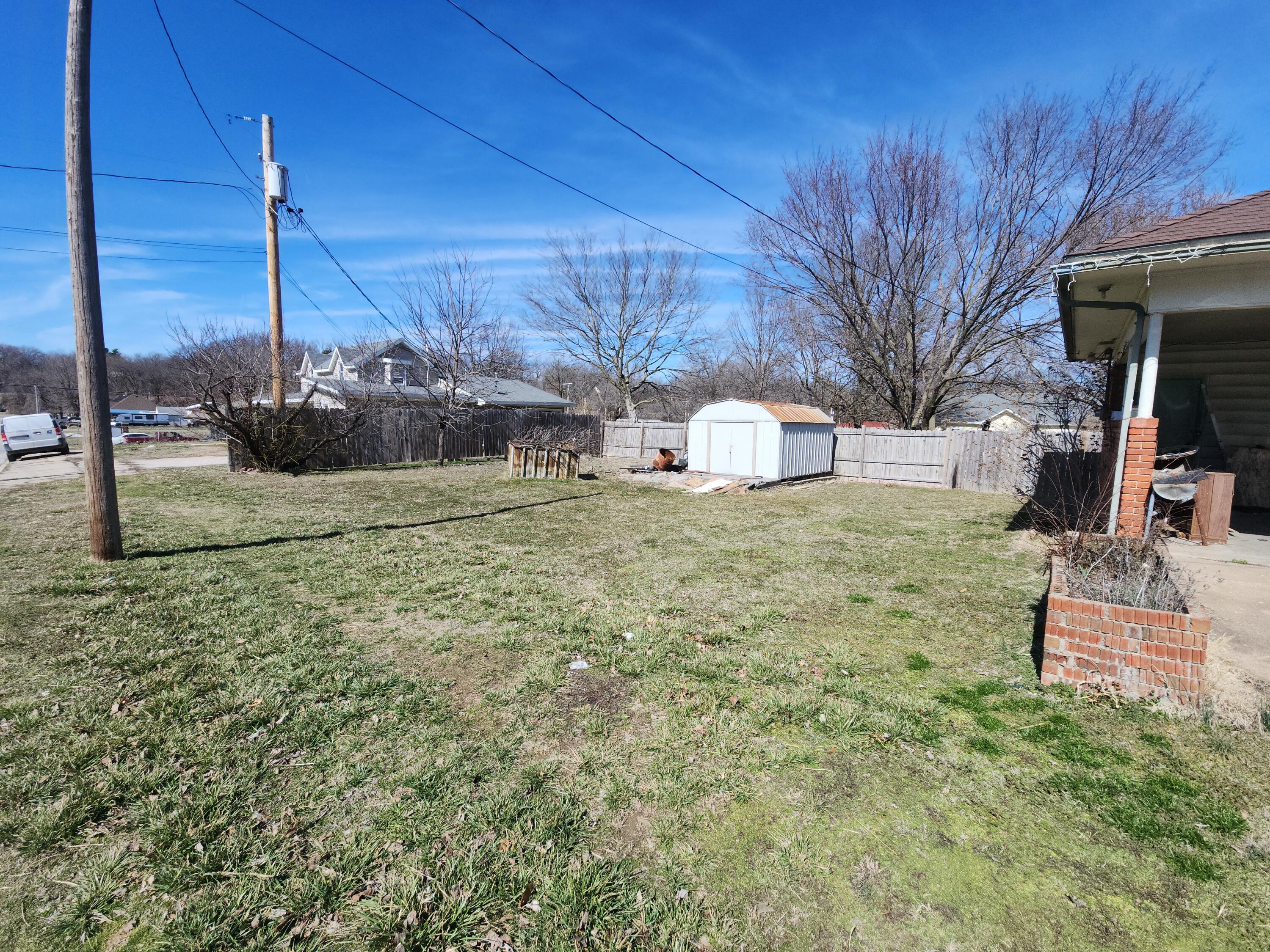 300 North Lincoln Street Property Photo 12