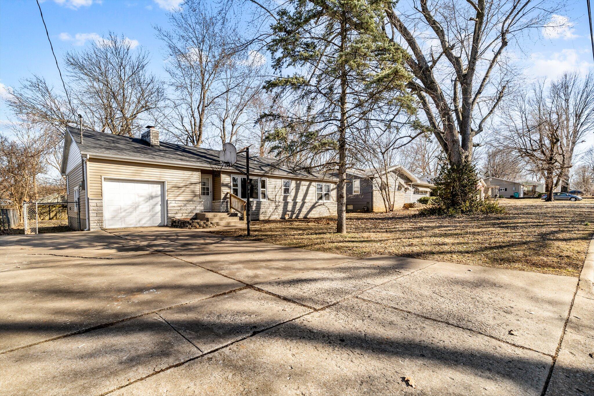 1912 South Ferguson Avenue Property Photo