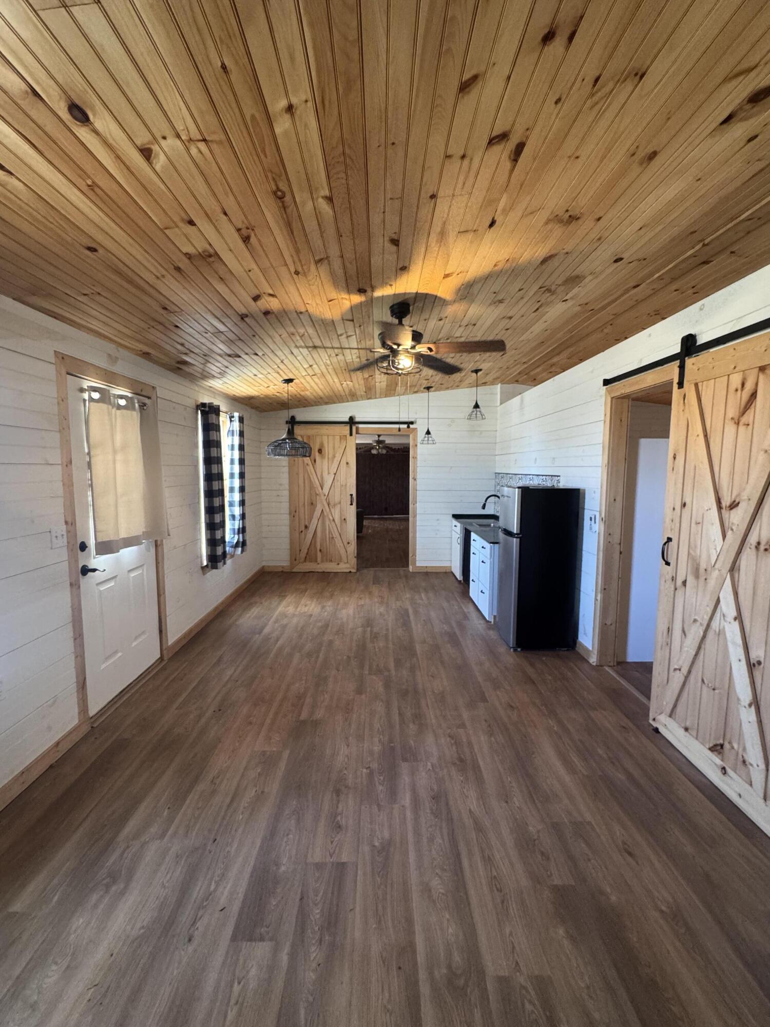 19410 Urchin Drive Property Photo 13