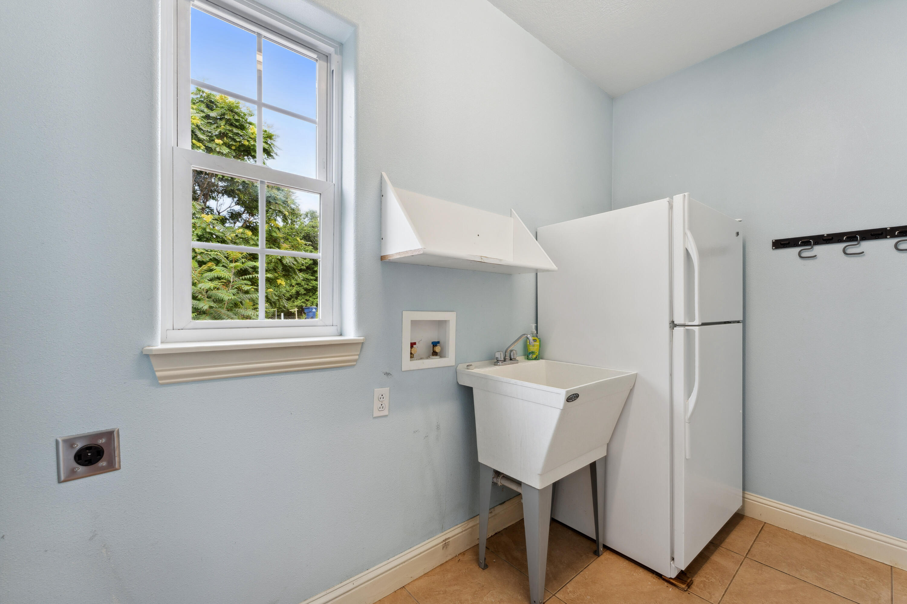 1414 Day Road Property Photo 27