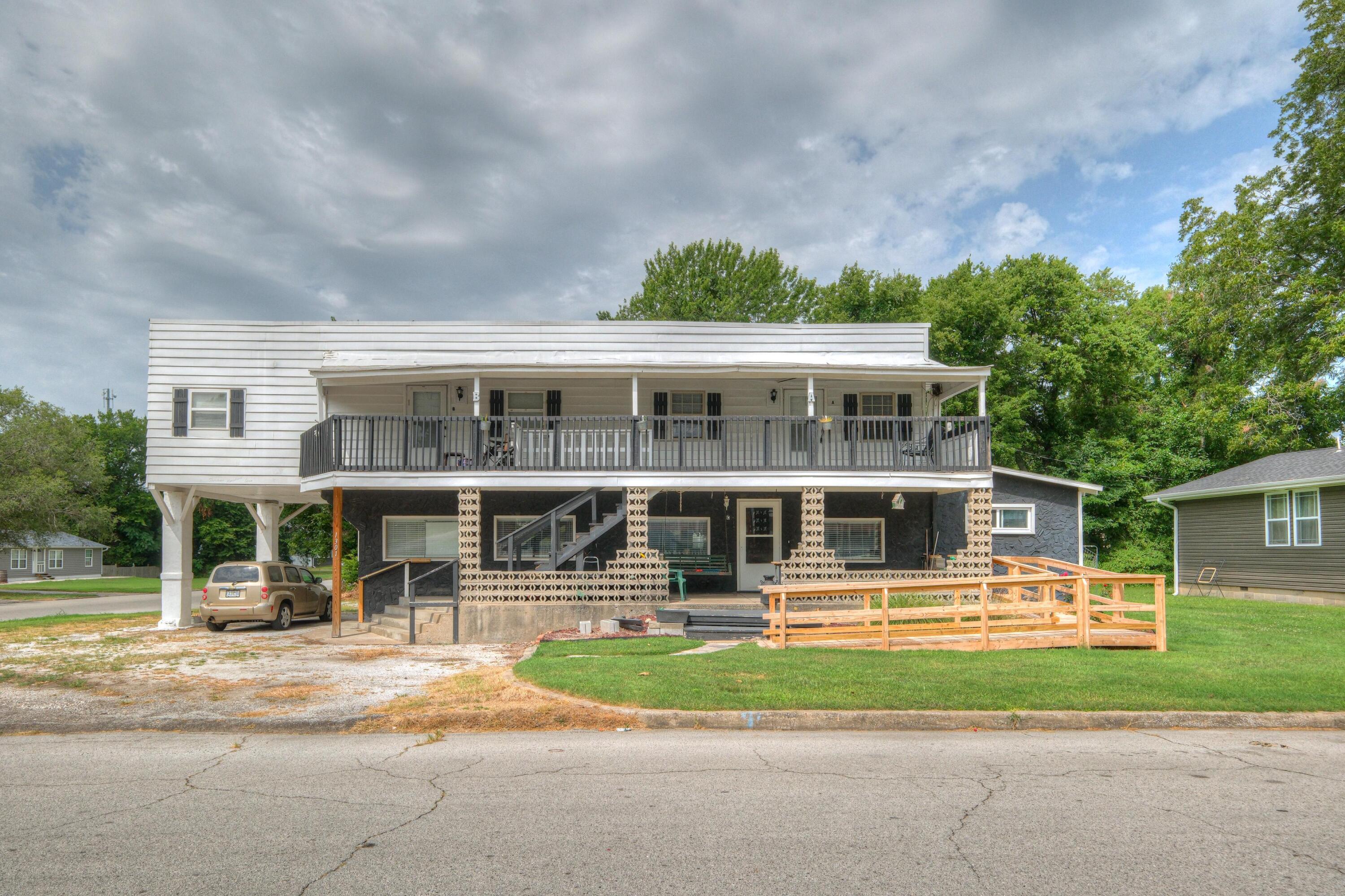 1301 West Broadway Street Property Photo