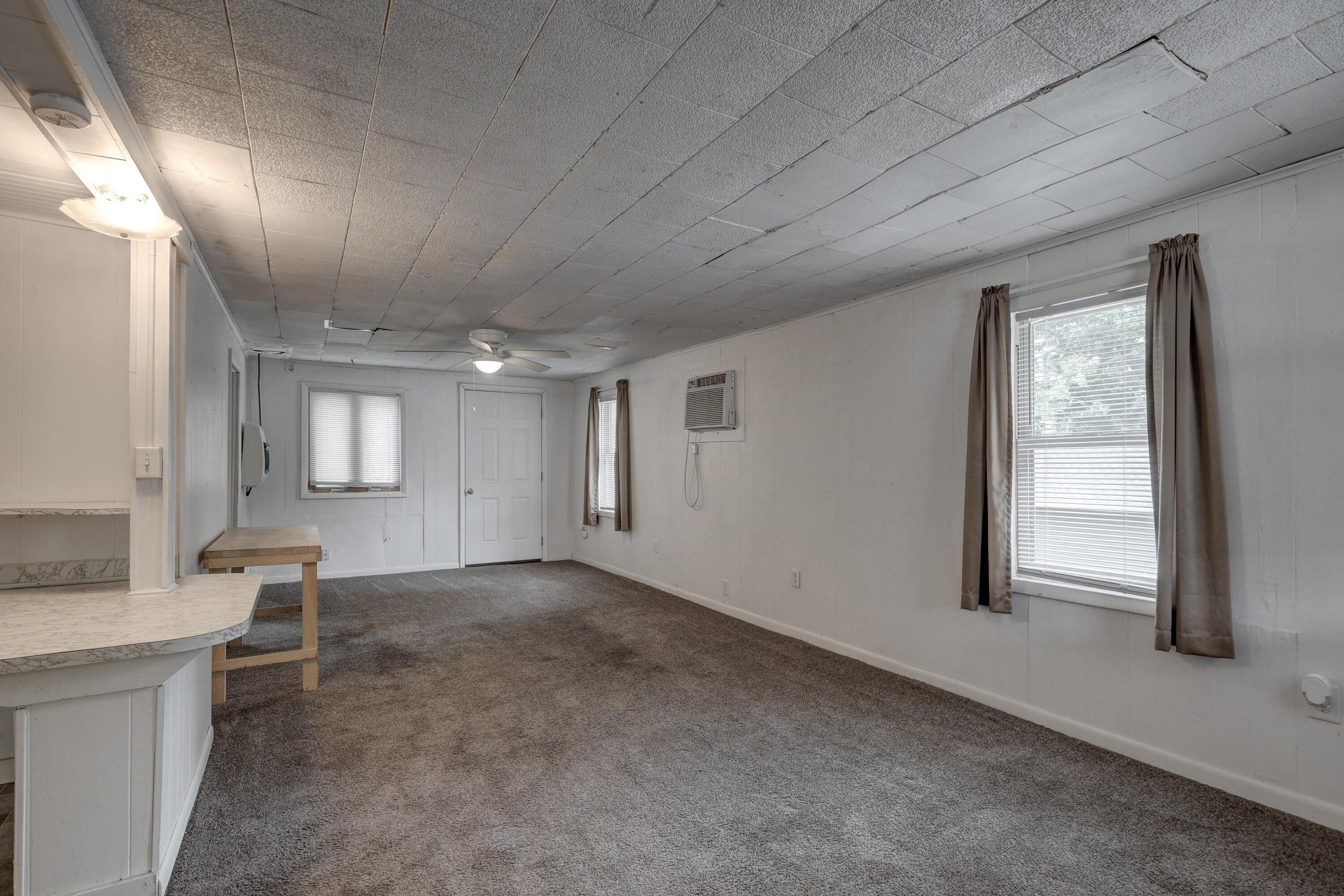 1301 West Broadway Street Property Photo 3