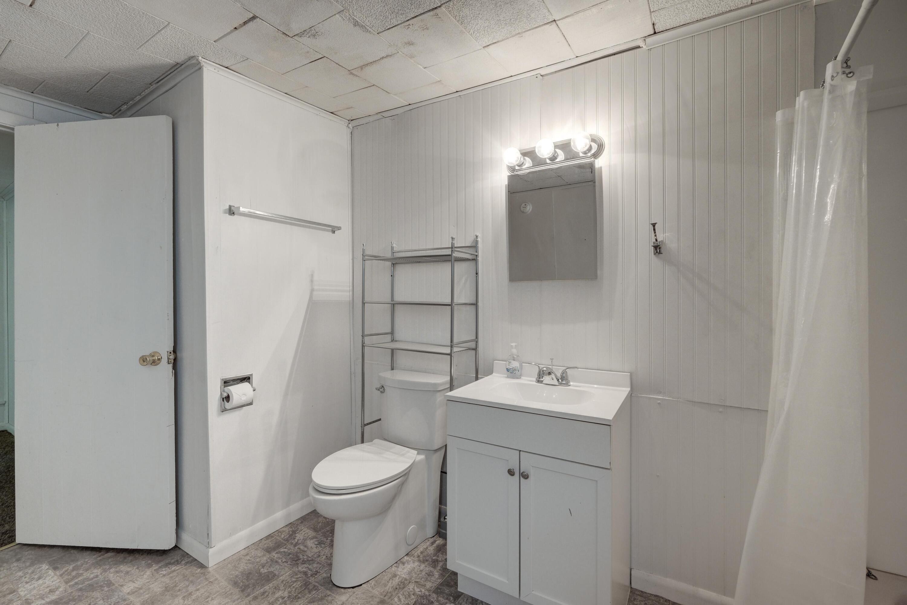 1301 West Broadway Street Property Photo 12