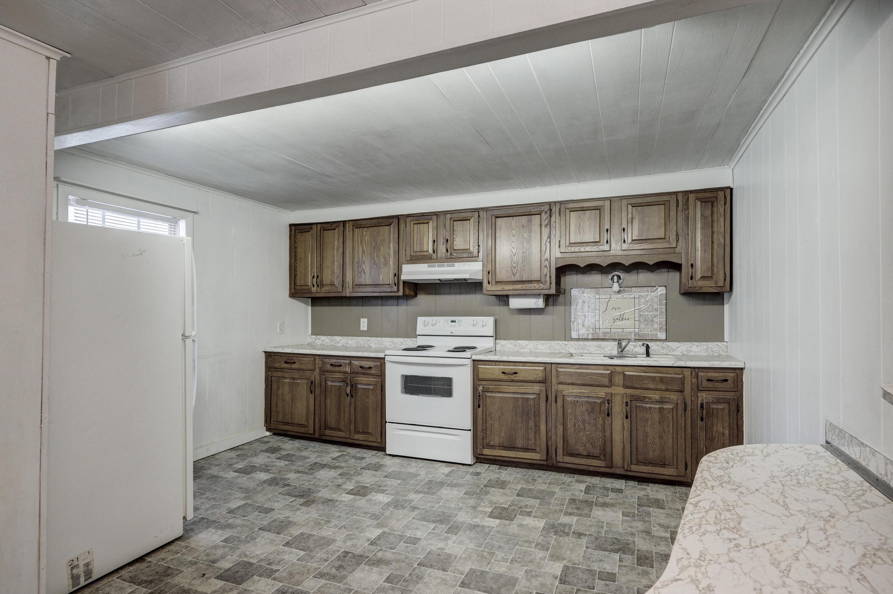 1301 West Broadway Street Property Photo 14