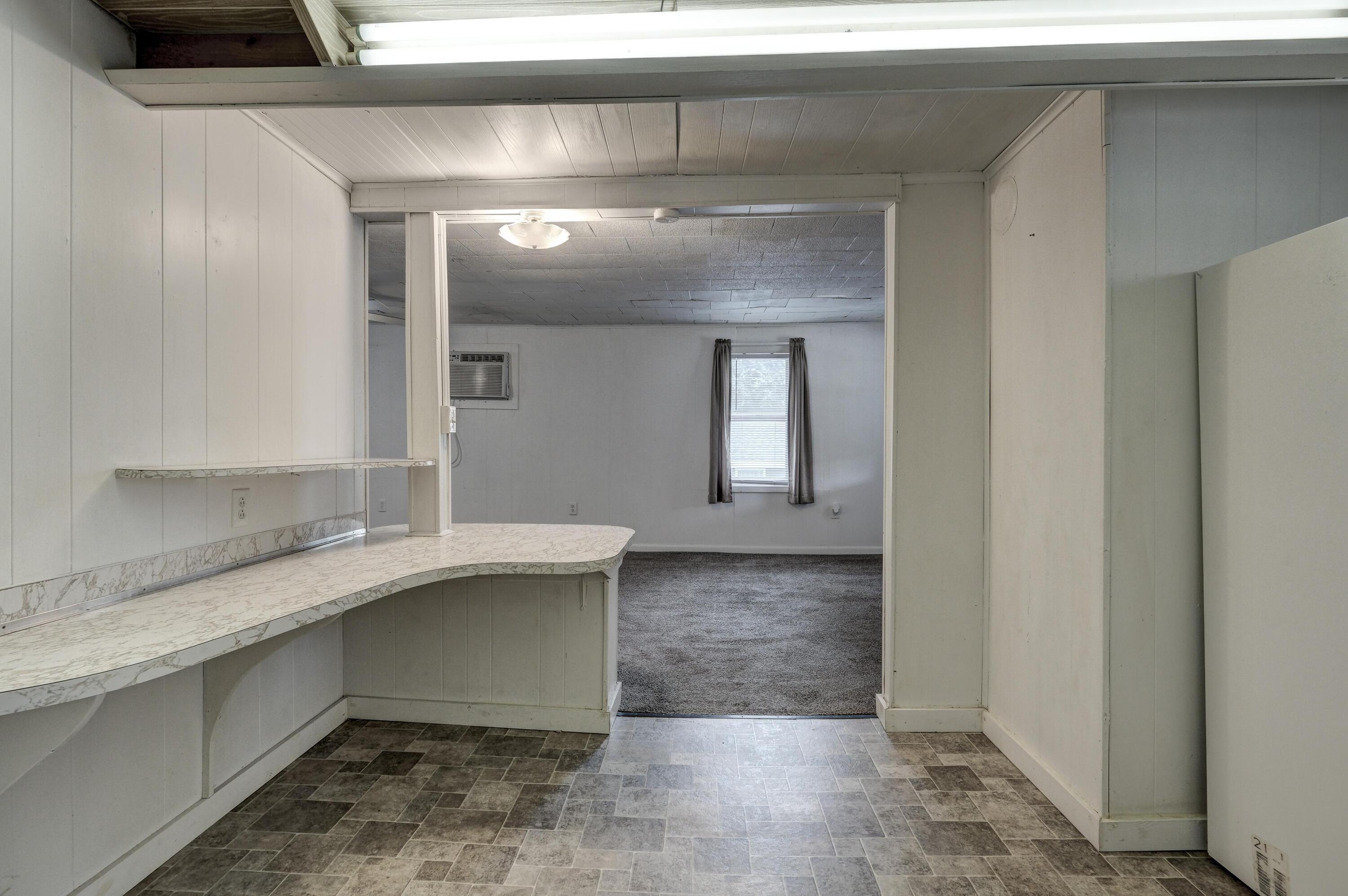 1301 West Broadway Street Property Photo 18