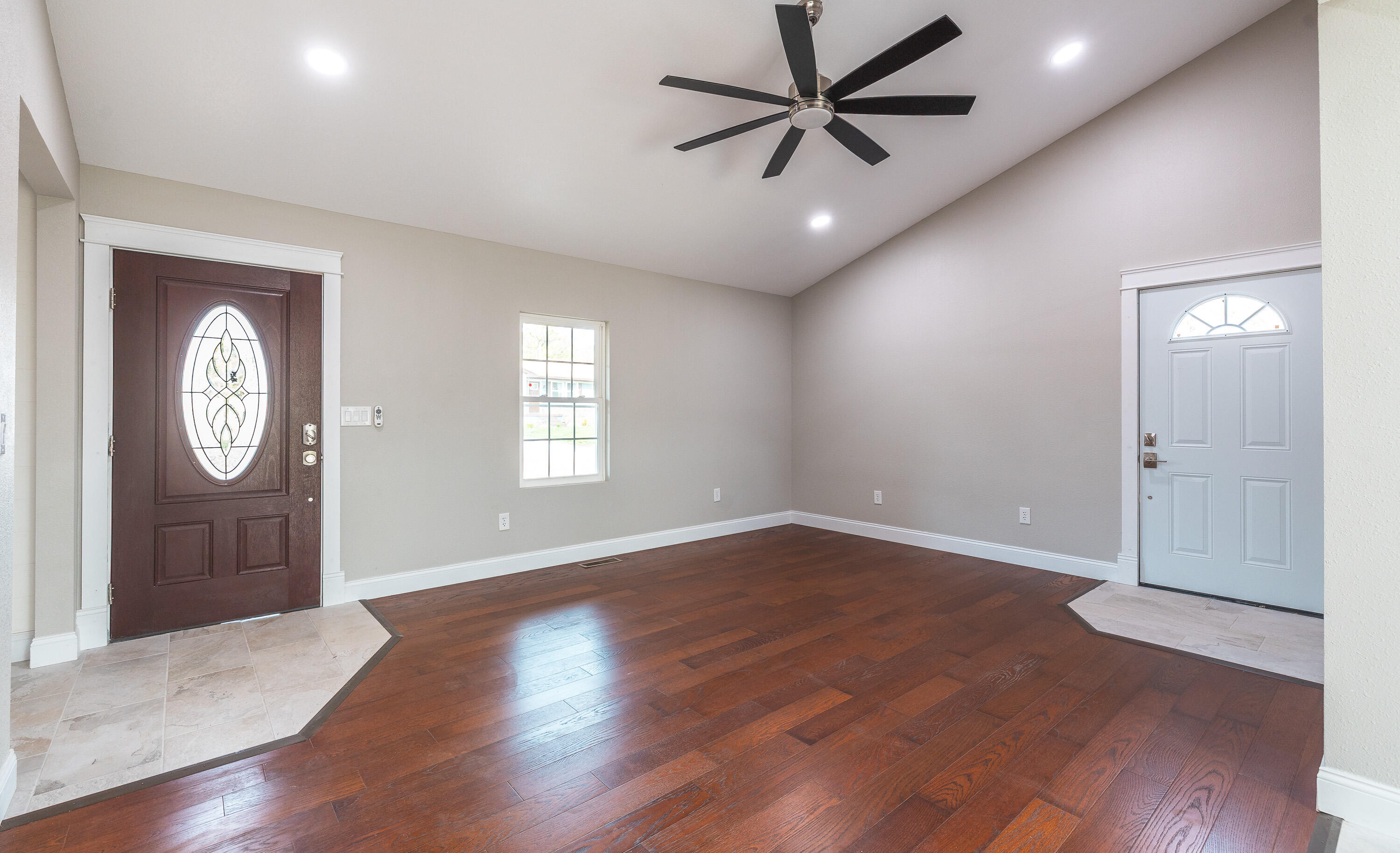 16719 Holland Drive Property Photo 6