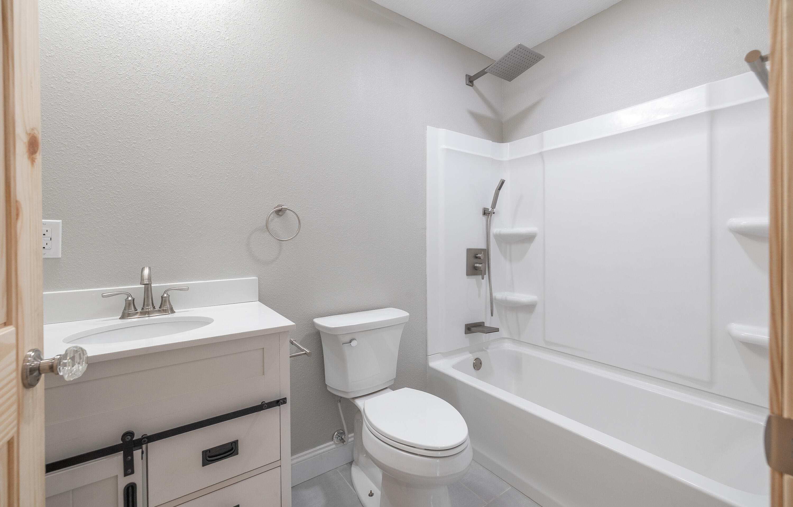 16719 Holland Drive Property Photo 12