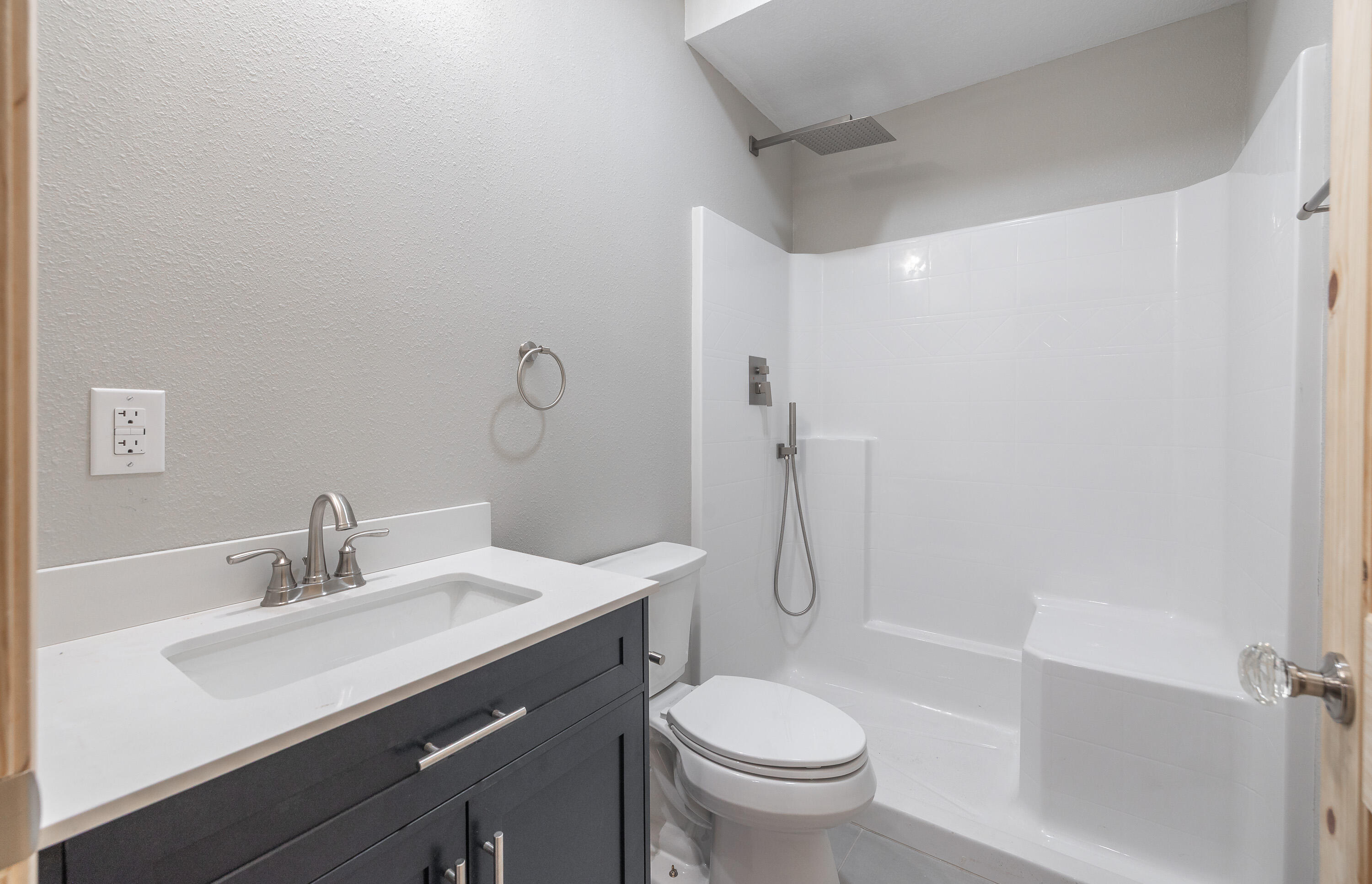 16719 Holland Drive Property Photo 16