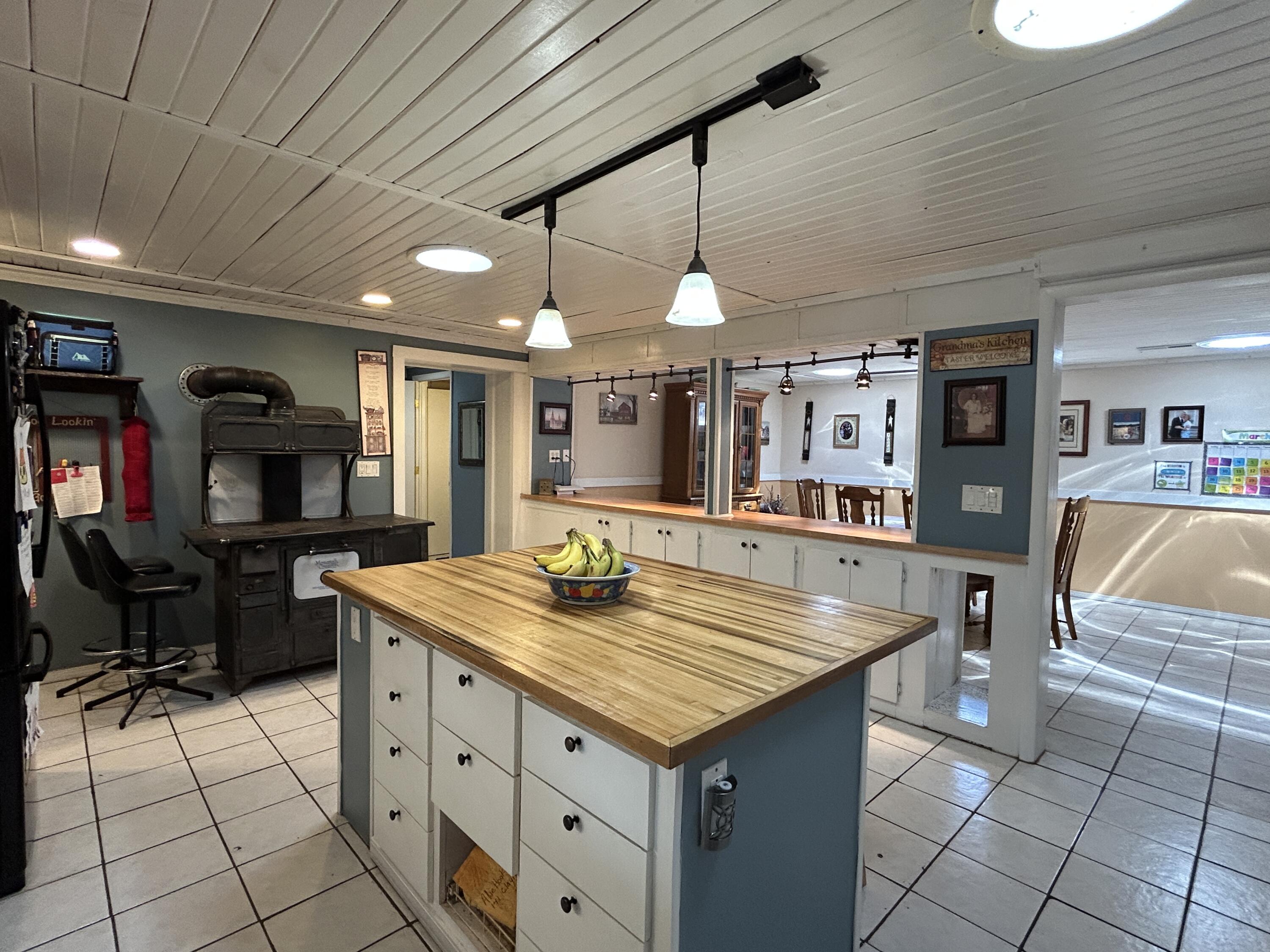 3894 Girlstown Road Property Photo 6