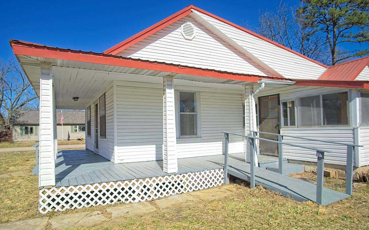 18119 Sallee Street Property Photo 6
