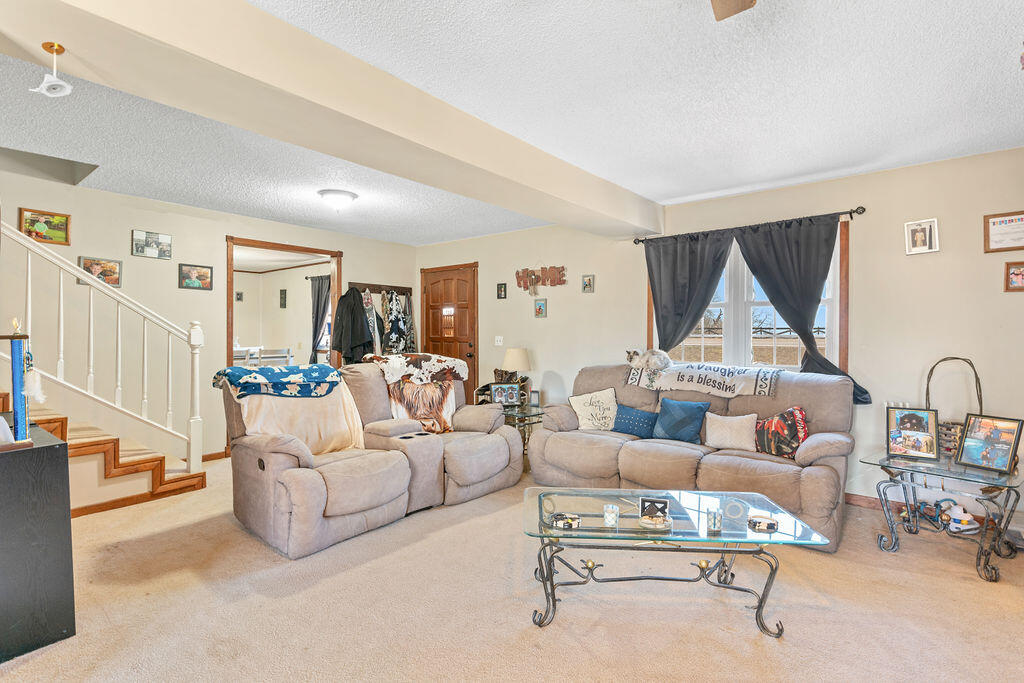 11589 Highway 5 Property Photo 8