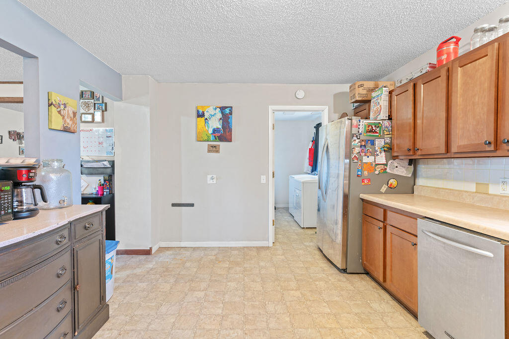 11589 Highway 5 Property Photo 14