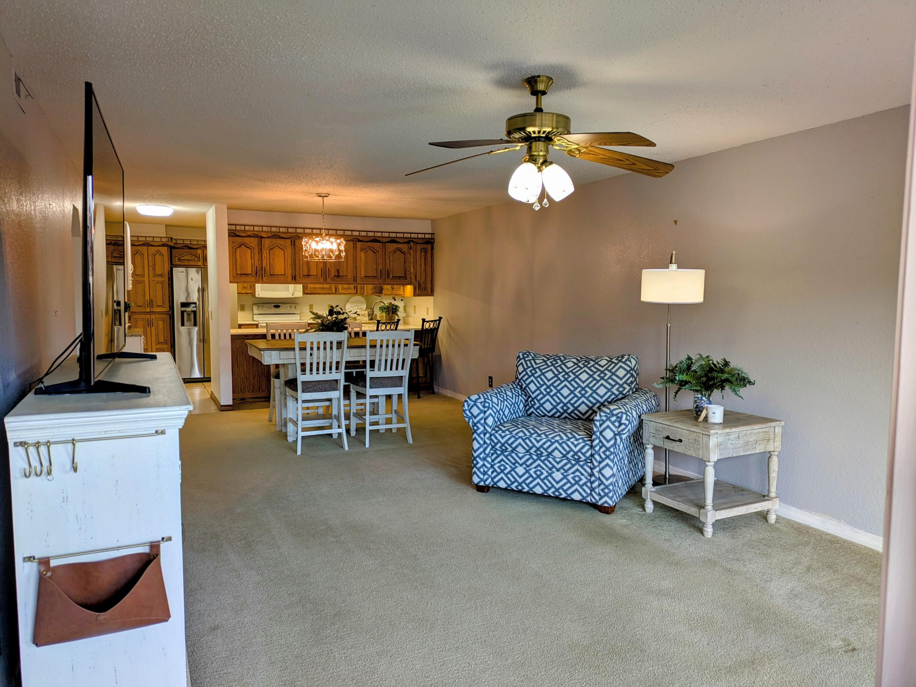 150 Sunken Forest Dr. 8-206 Property Photo 6