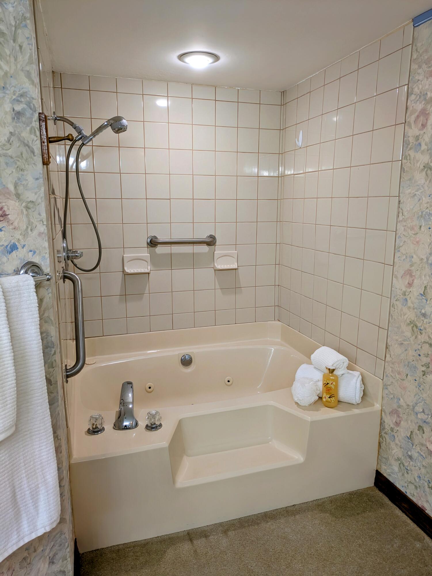150 Sunken Forest Dr. 8-206 Property Photo 42