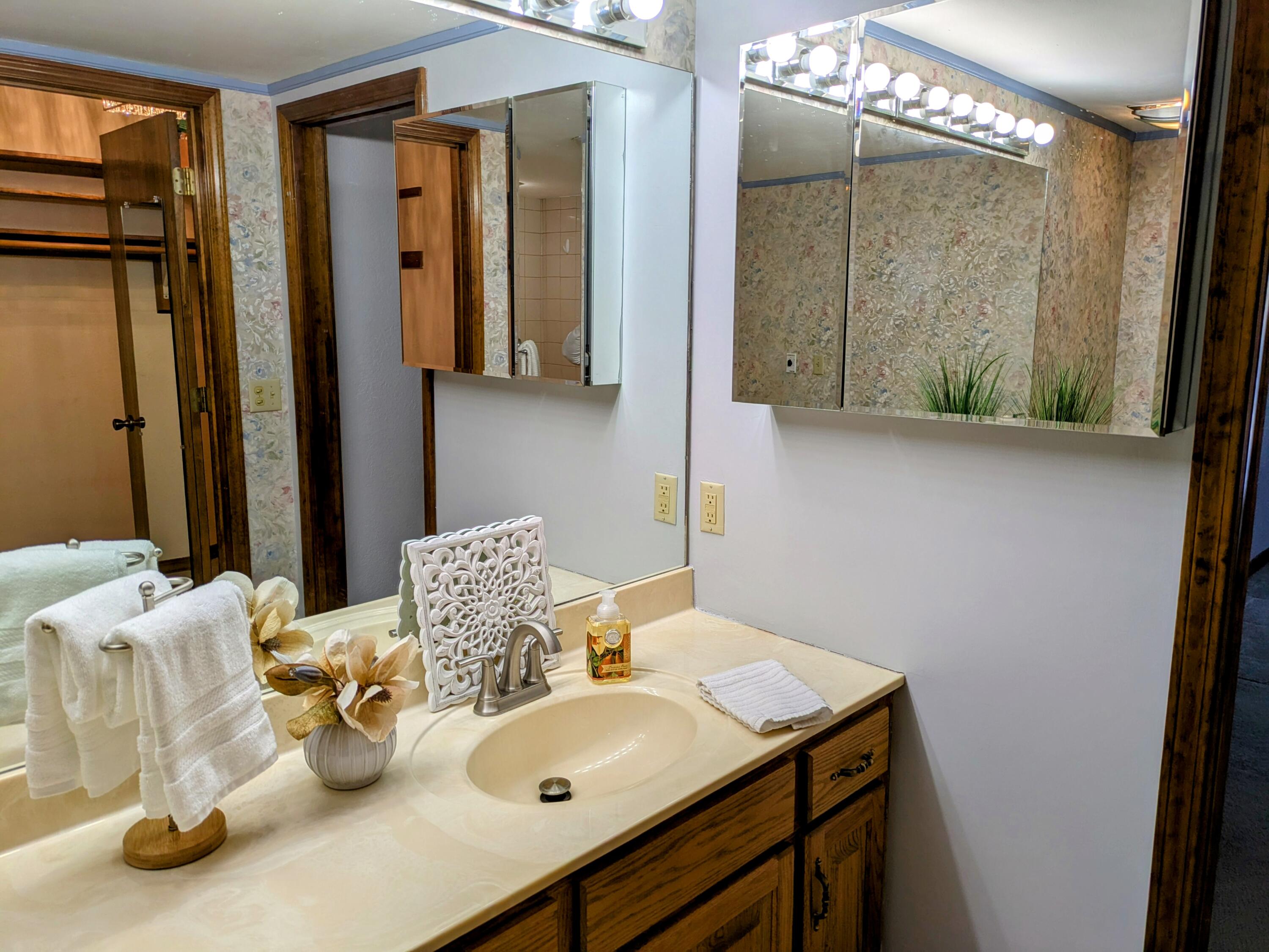 150 Sunken Forest Dr. 8-206 Property Photo 45