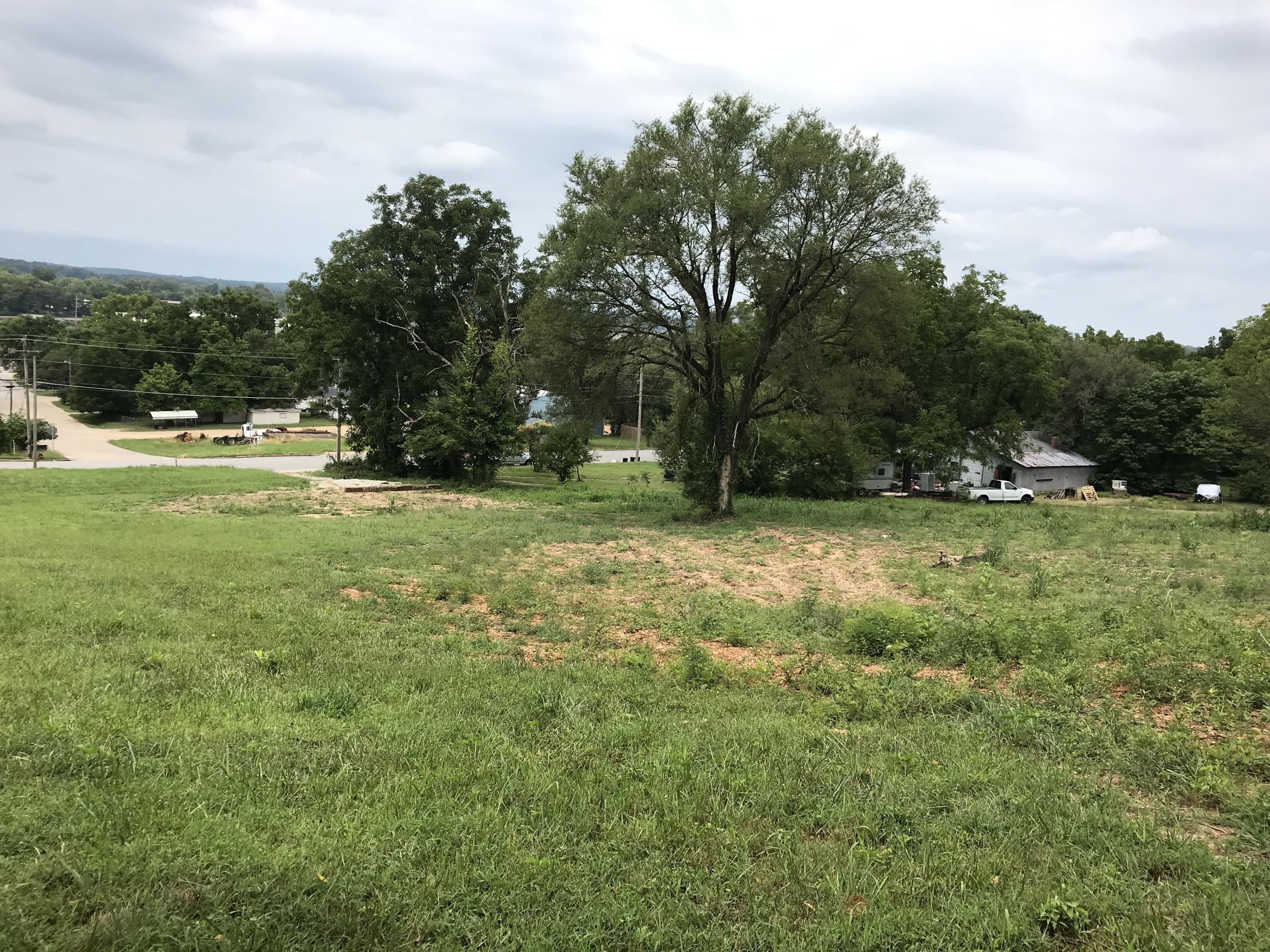 1058 Lincoln Avenue Property Photo 4