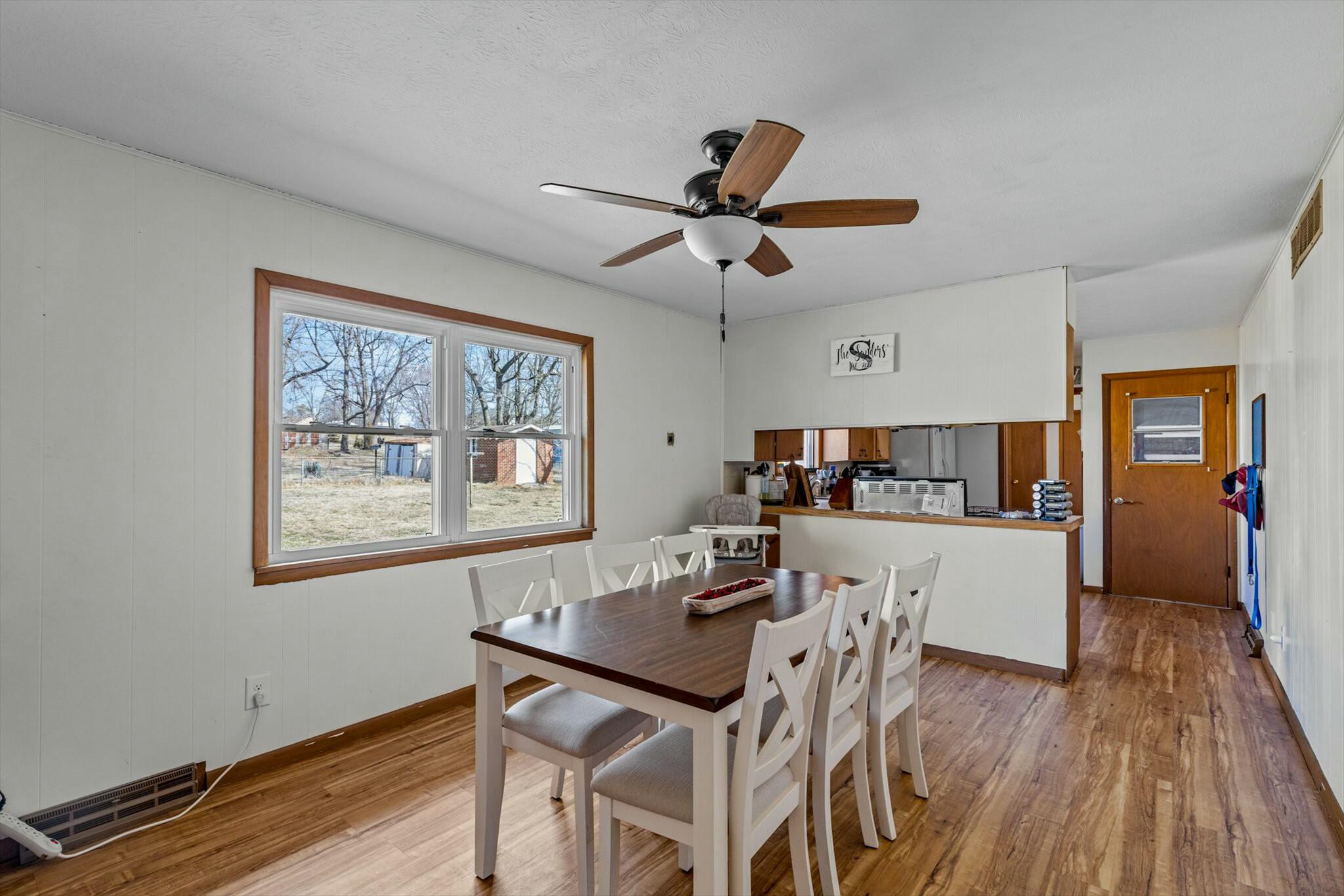 106 West College Street Property Photo 7