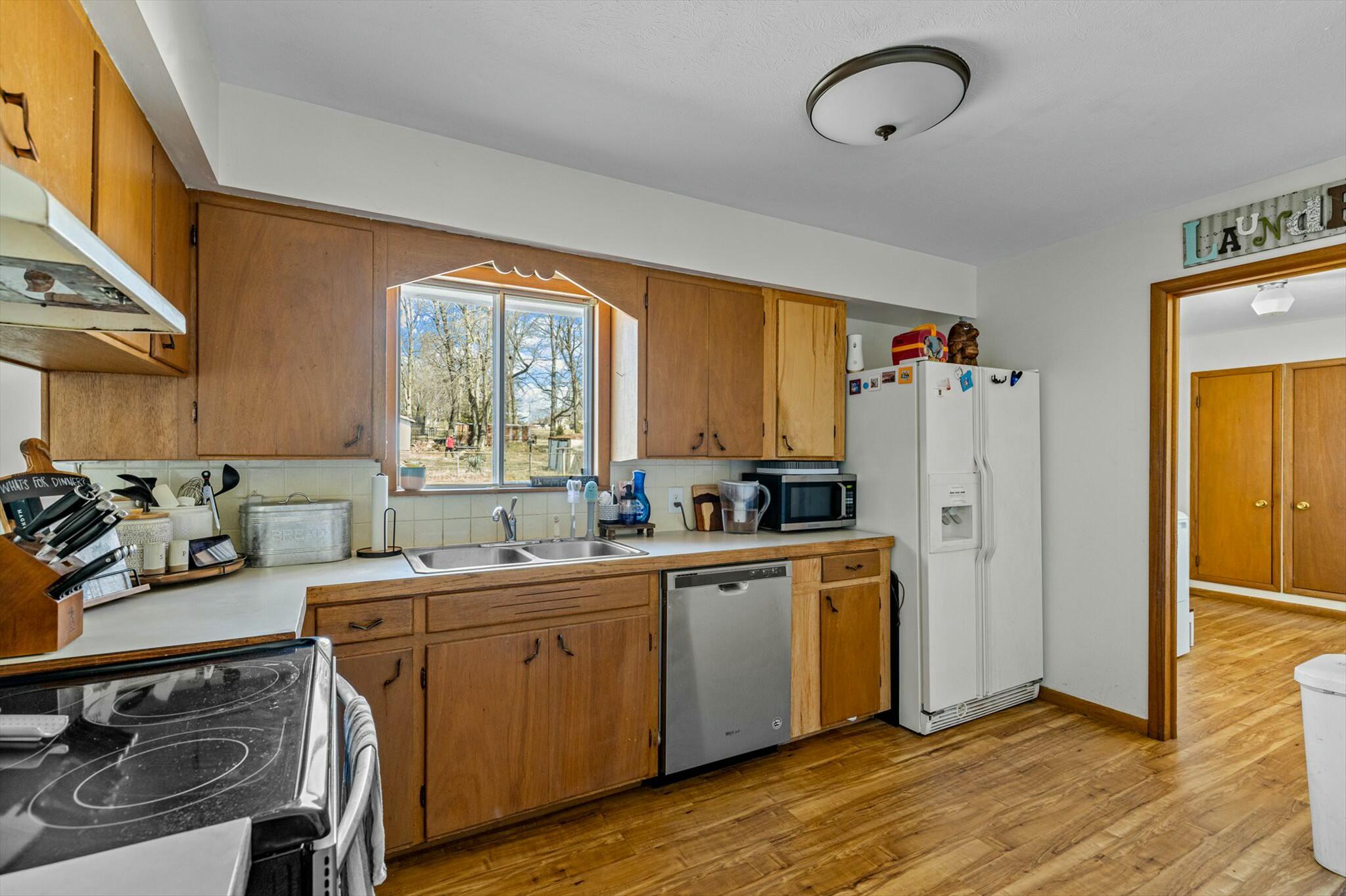 106 West College Street Property Photo 9