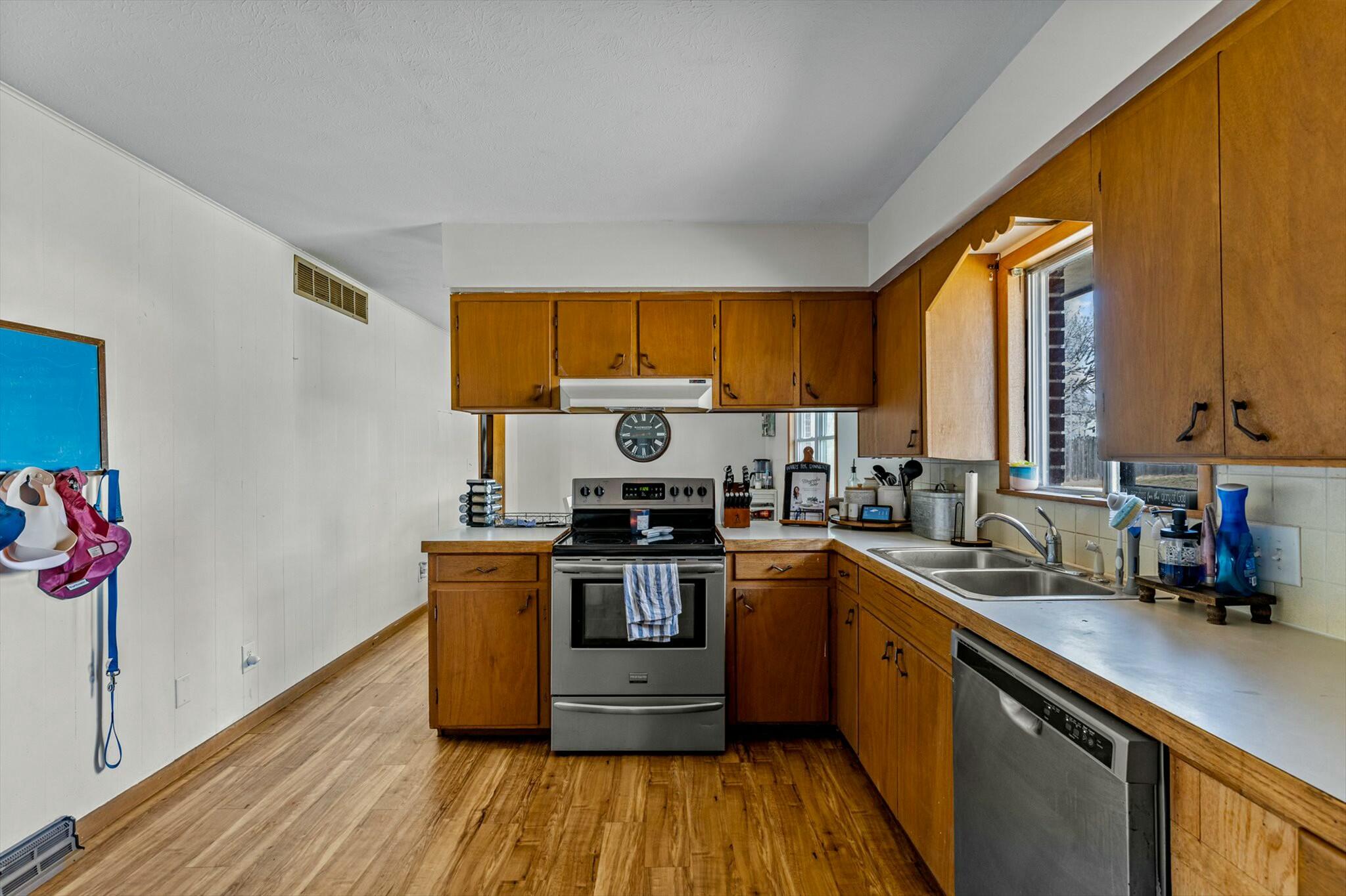 106 West College Street Property Photo 10