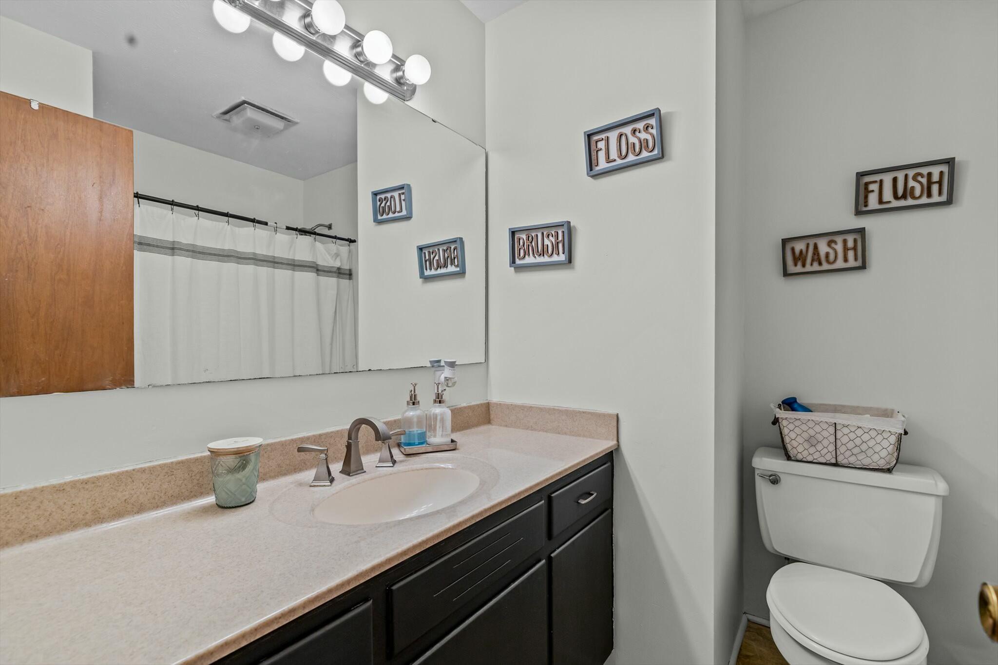 106 West College Street Property Photo 12