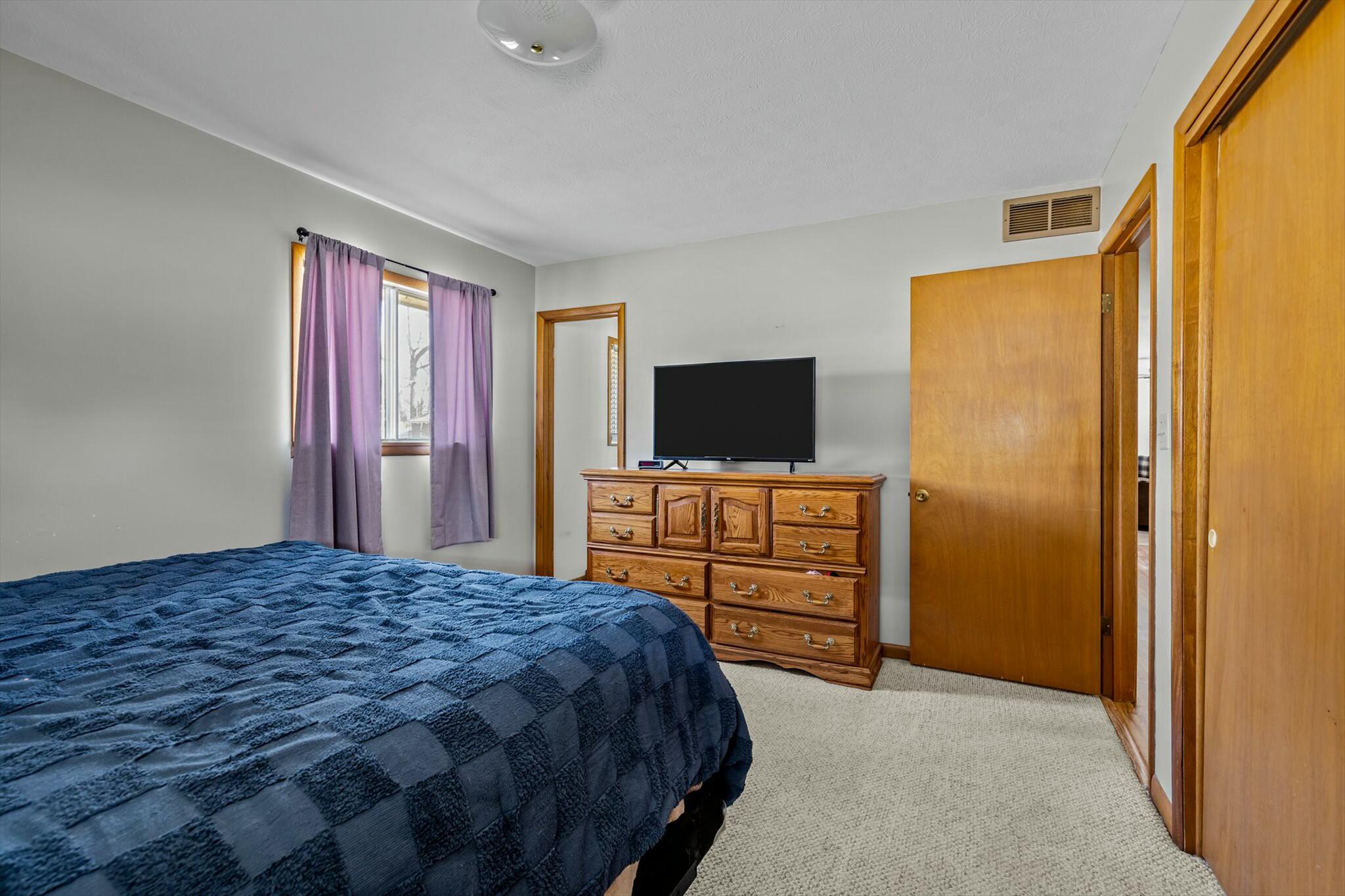 106 West College Street Property Photo 14