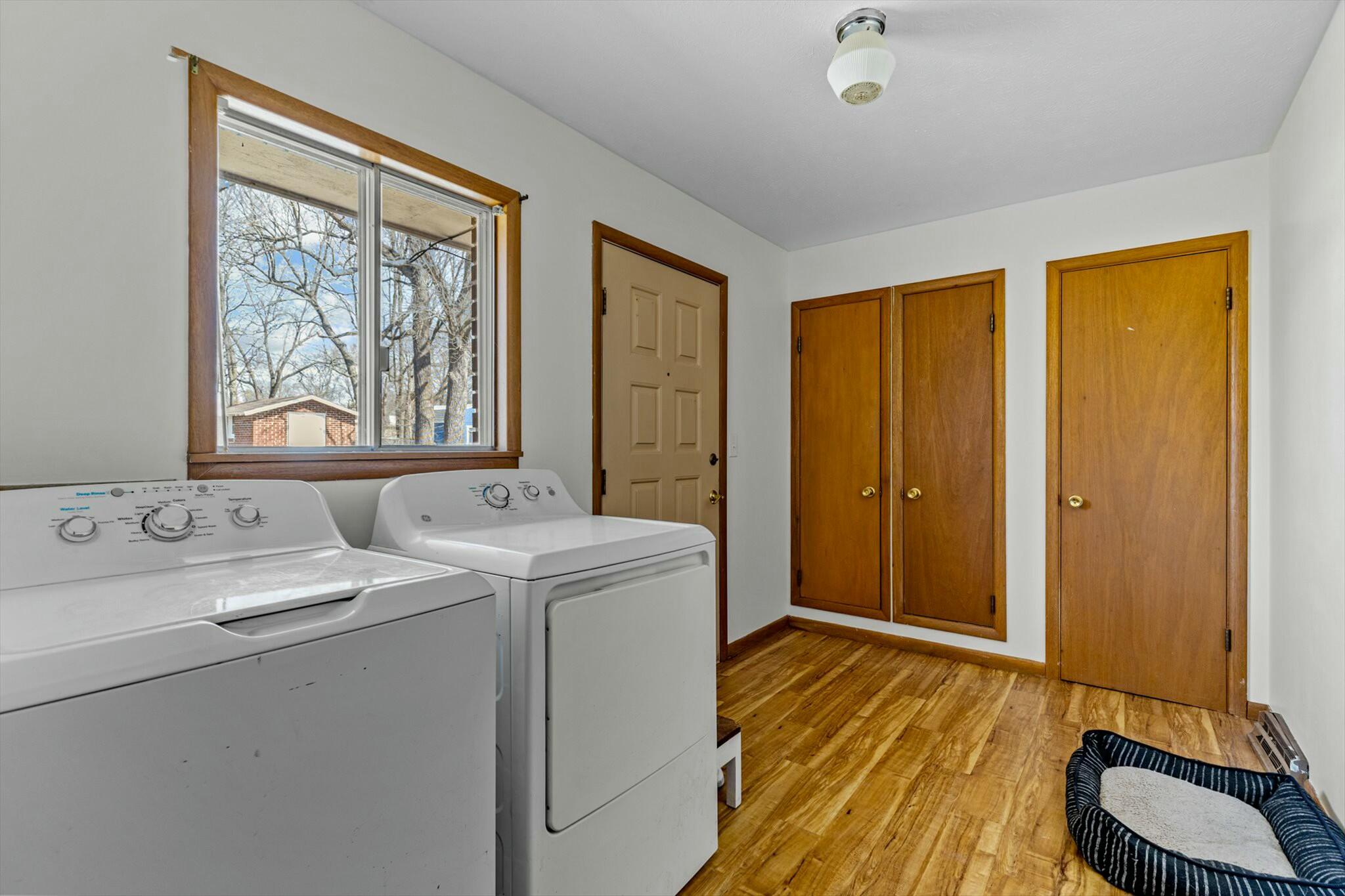 106 West College Street Property Photo 17