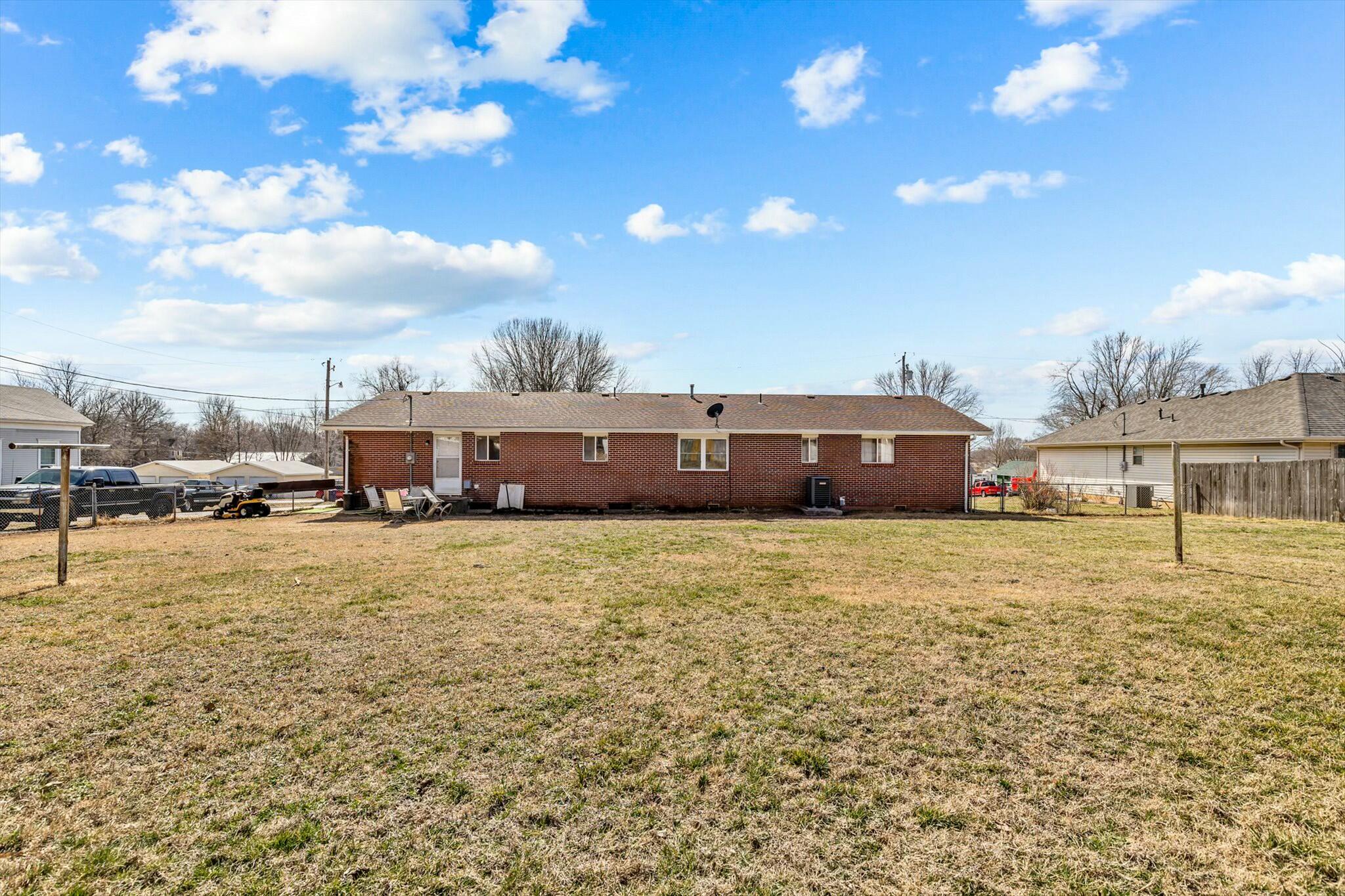 106 West College Street Property Photo 20