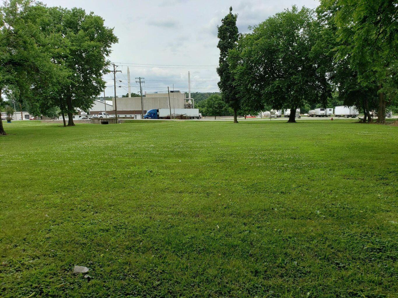 000 North 3rd Street Property Photo 3