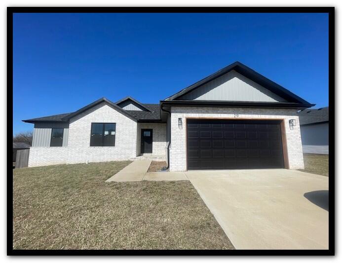 219 East Garnet Drive Property Photo