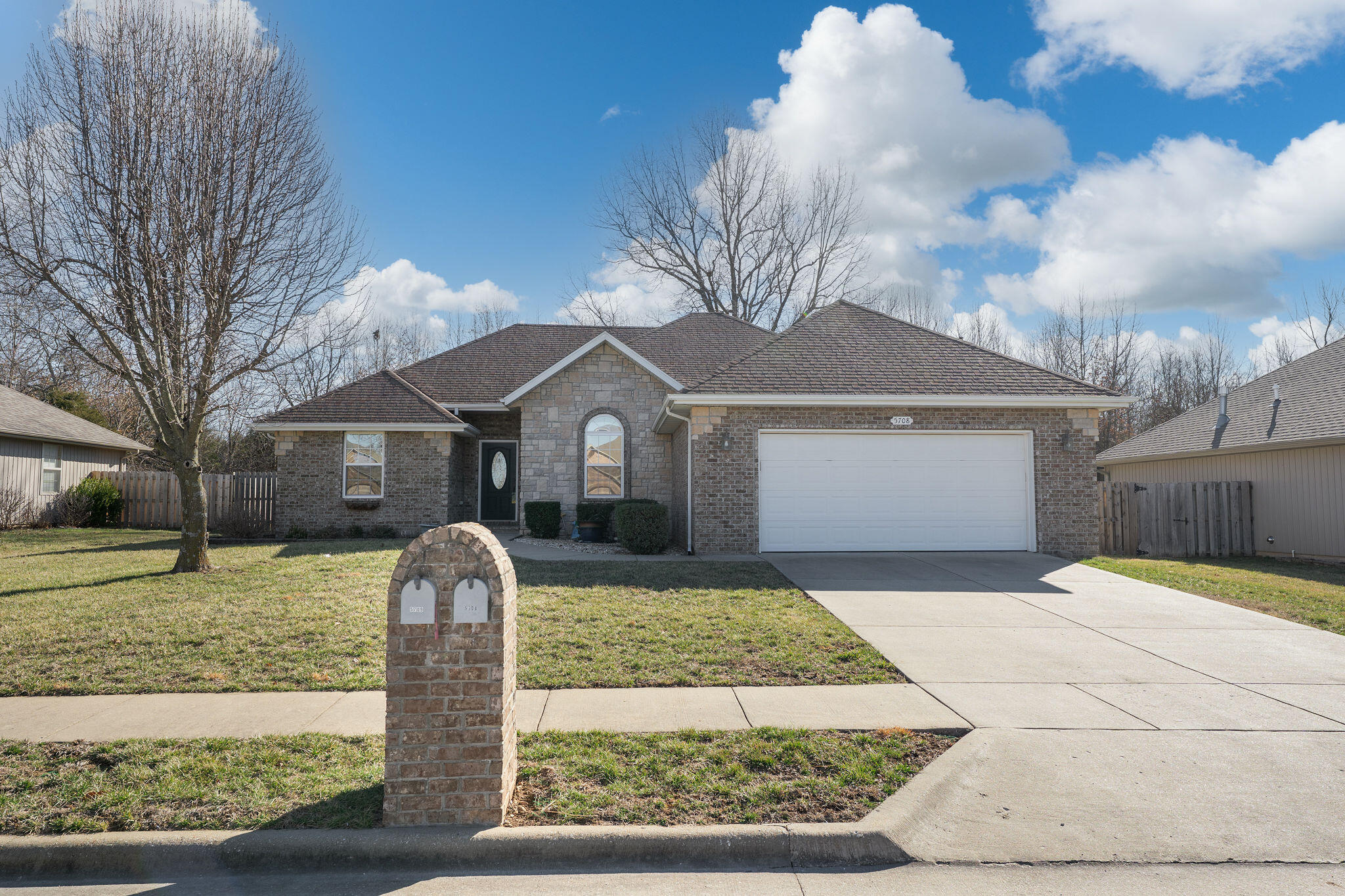 5708 North Seacrest Drive Property Photo