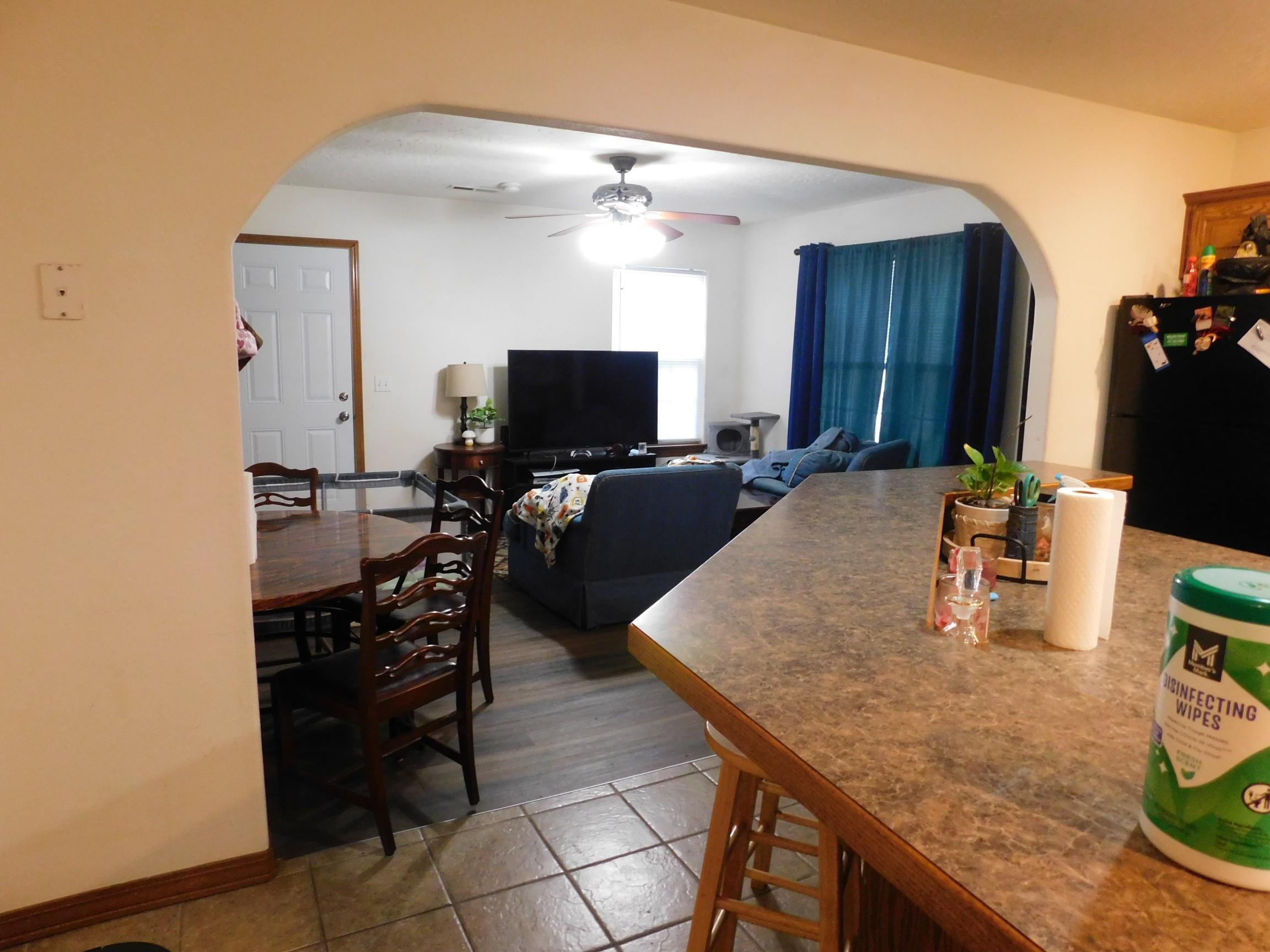 406 West Cale Property Photo 8