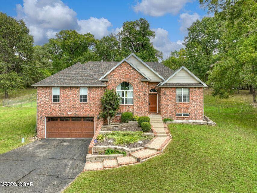 107 Oak Leaf Terrace Terrace Property Photo