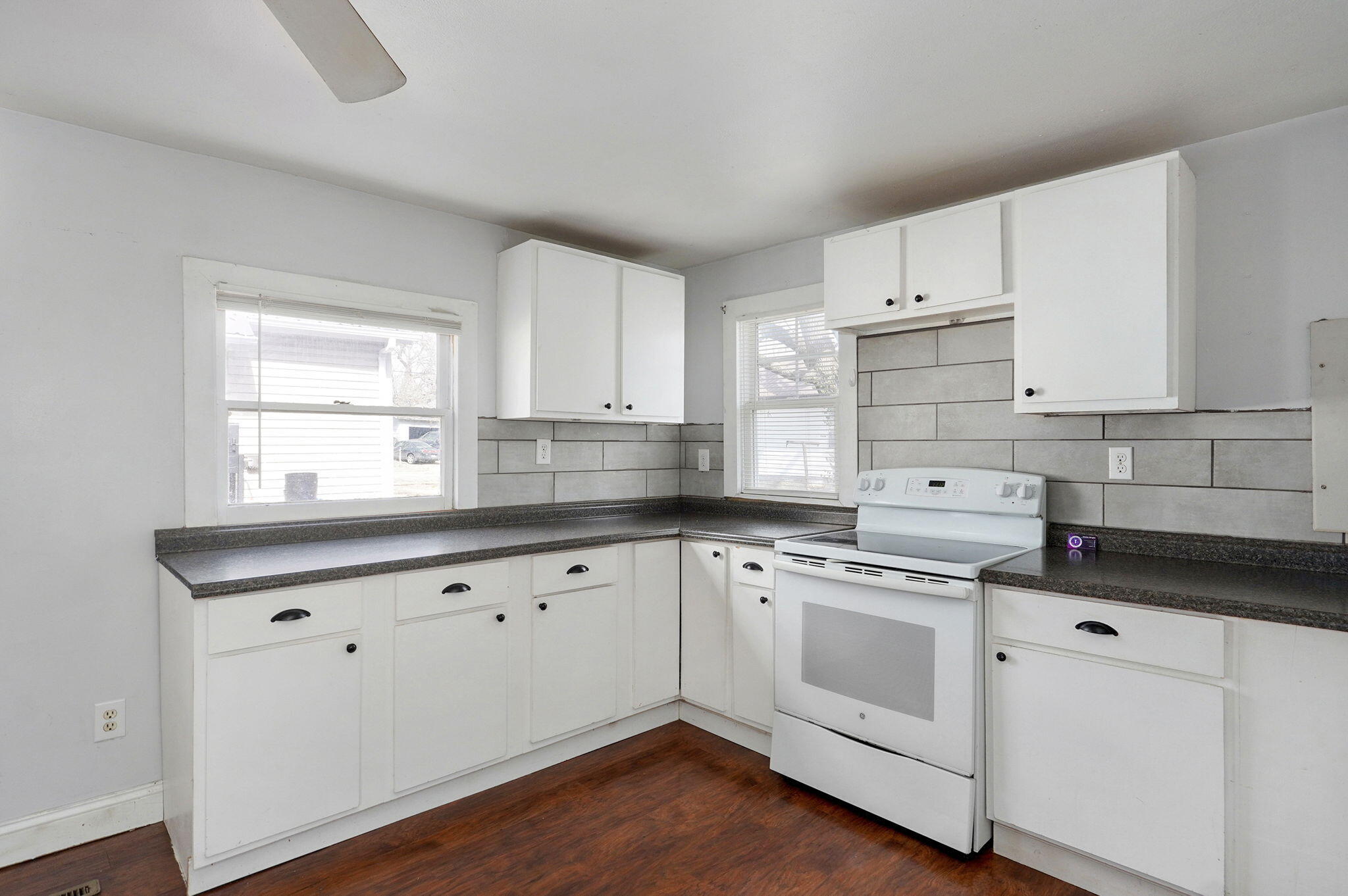 1534 North Irving Avenue Property Photo 8
