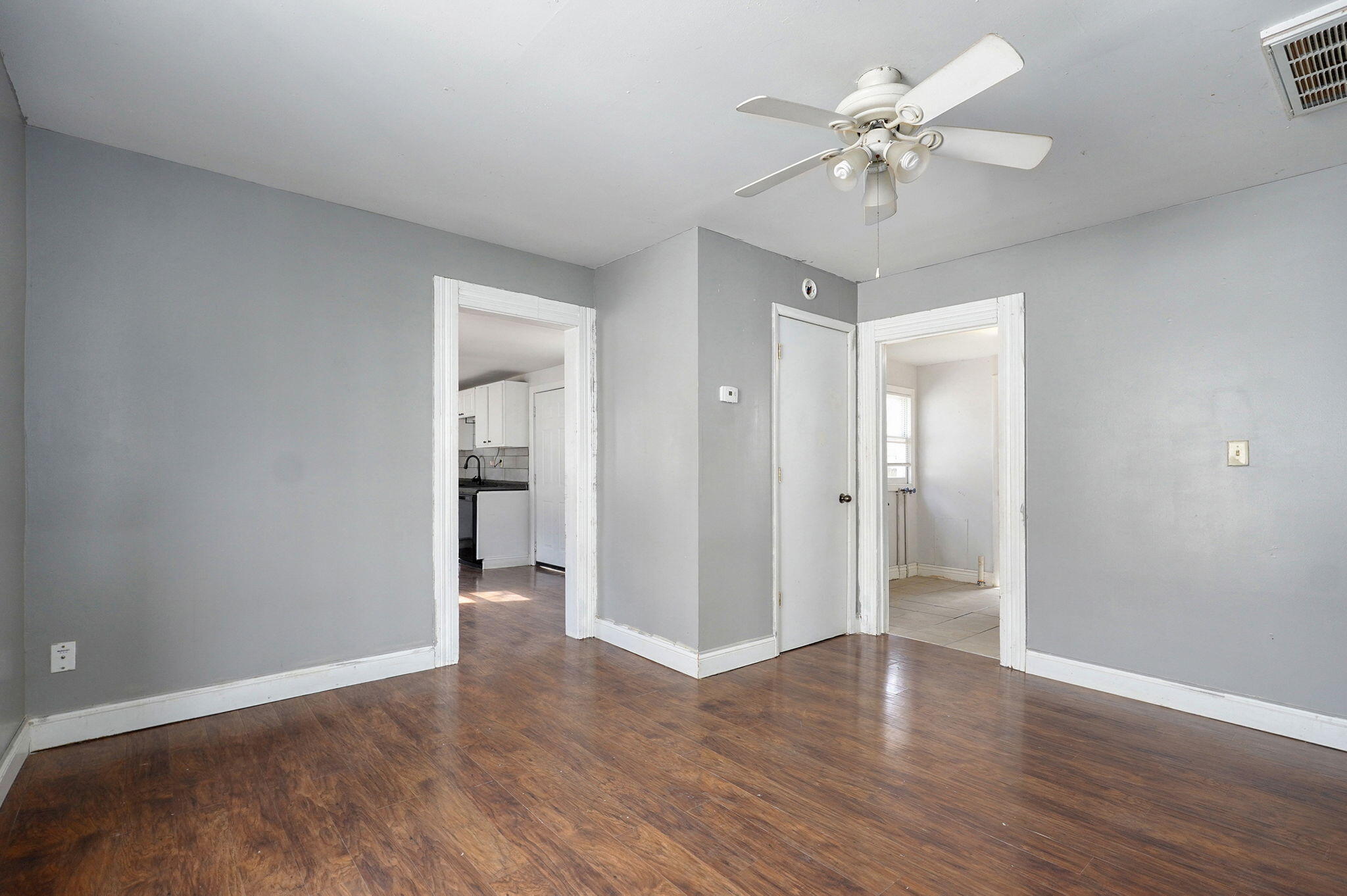 1534 North Irving Avenue Property Photo 12