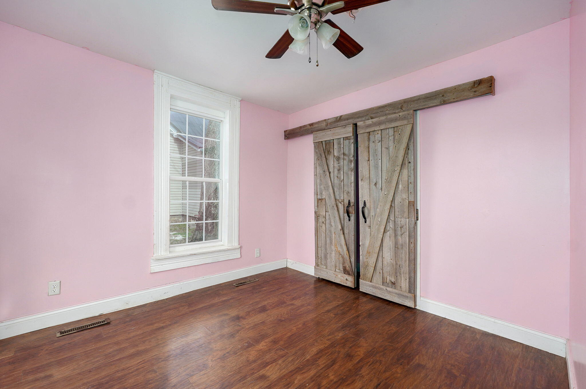1534 North Irving Avenue Property Photo 13