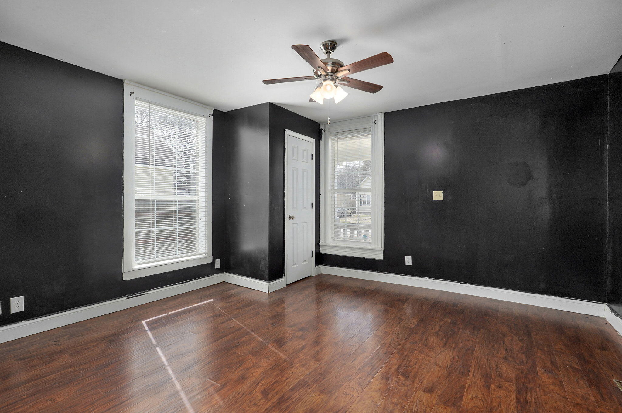 1534 North Irving Avenue Property Photo 18