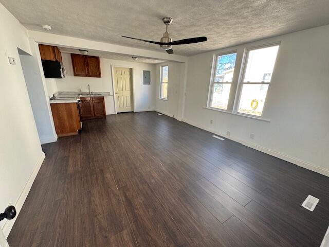 1875 North Main Avenue Property Photo 6