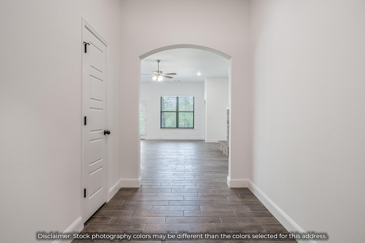5208 South April Court Property Photo 3