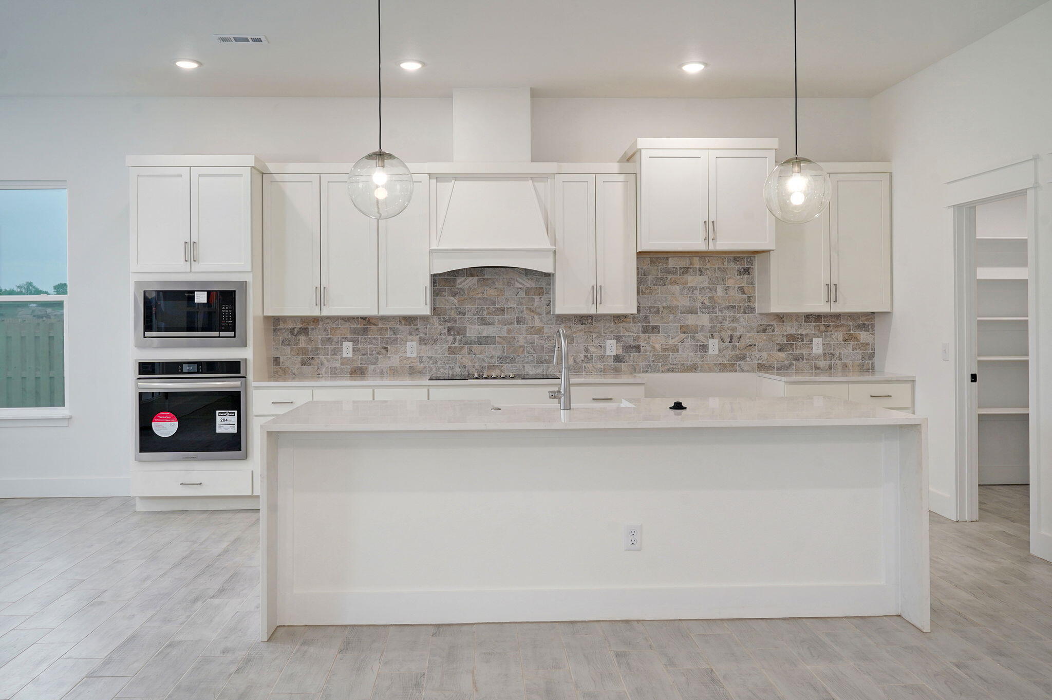 5208 South April Court Property Photo 6