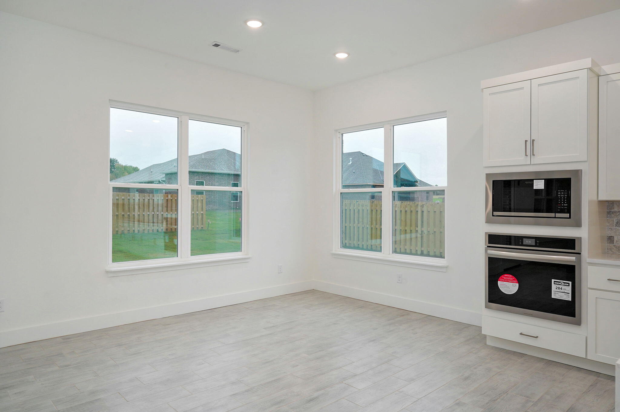 5208 South April Court Property Photo 7