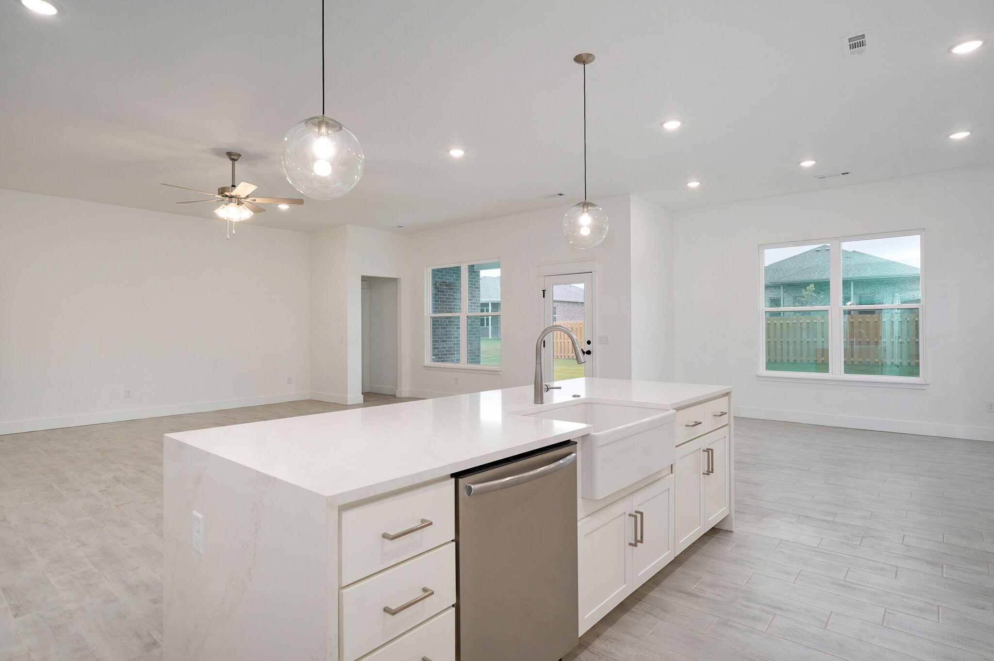 5208 South April Court Property Photo 8