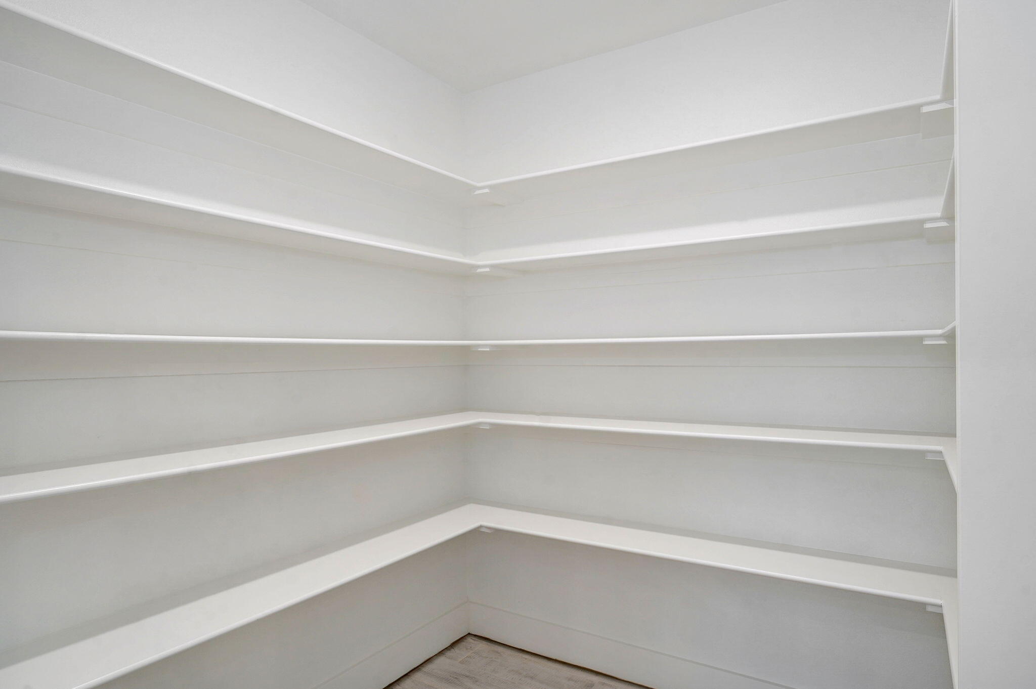 5208 South April Court Property Photo 9