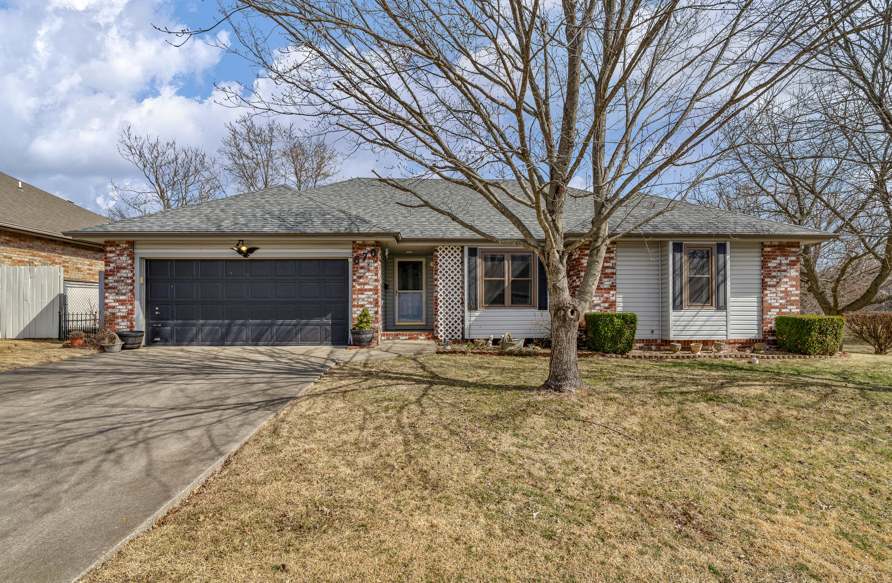 Grand Oaks Real Estate Listings Main Image
