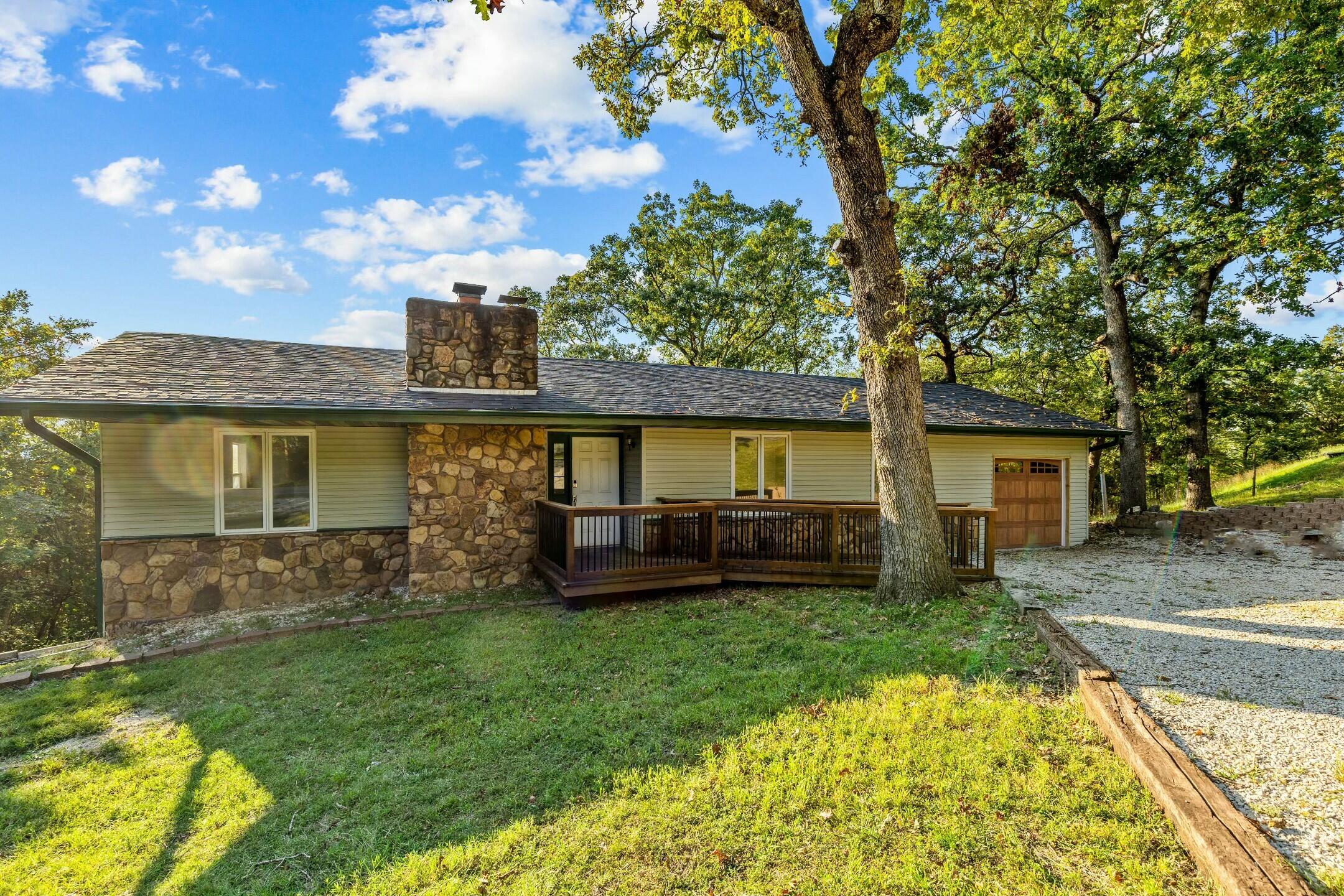 2735 Talking Rocks Road Property Photo