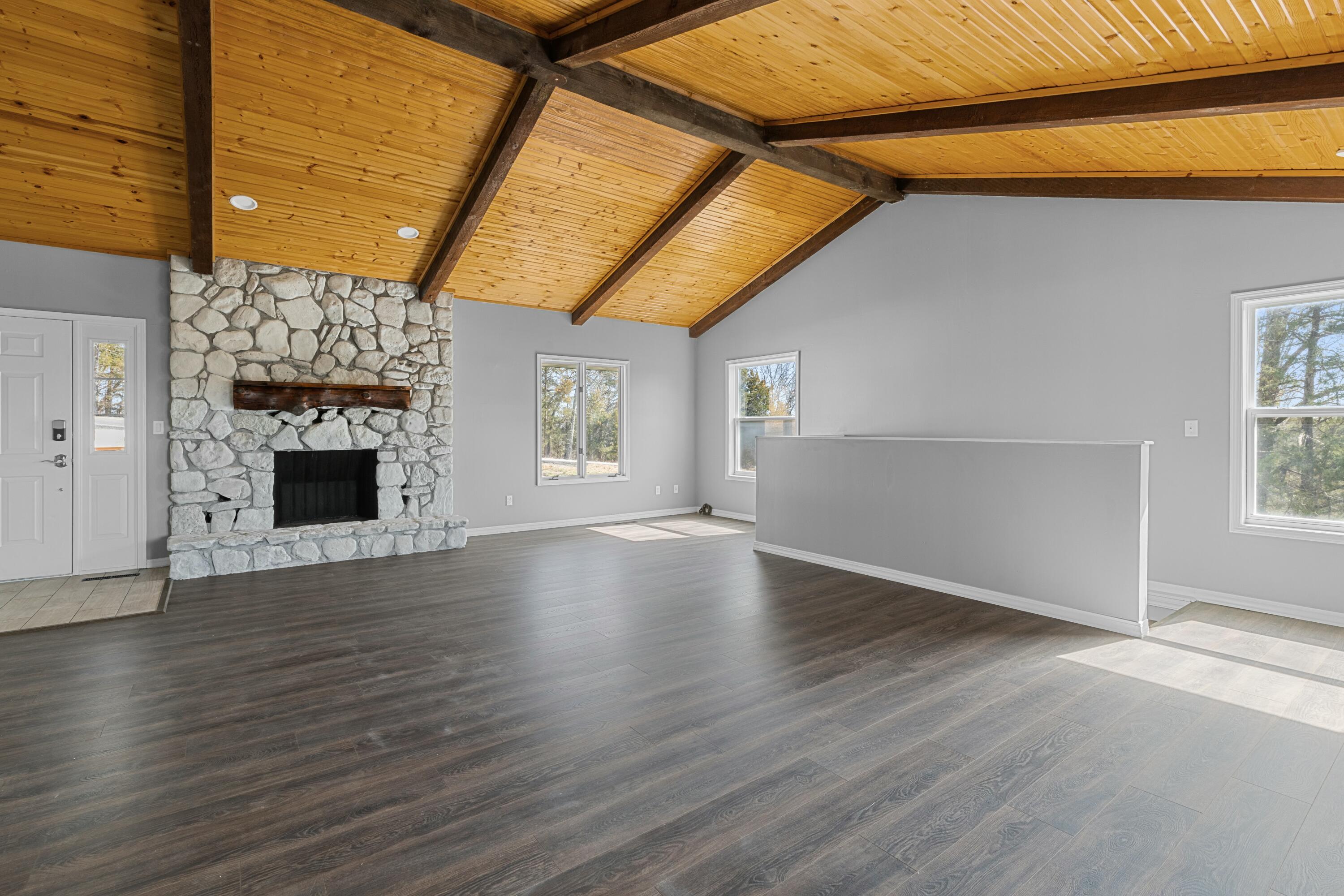 2735 Talking Rocks Road Property Photo 5