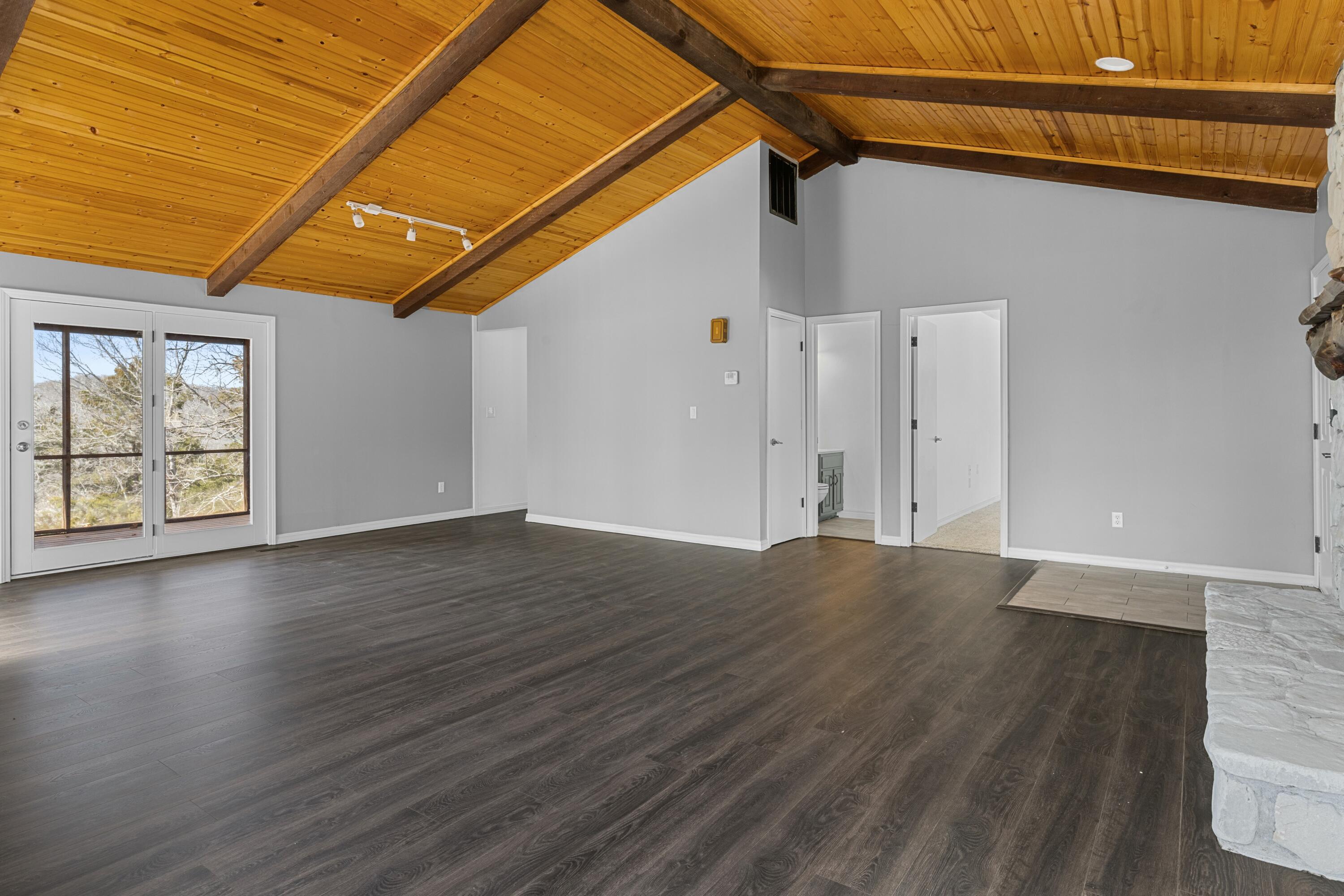 2735 Talking Rocks Road Property Photo 8